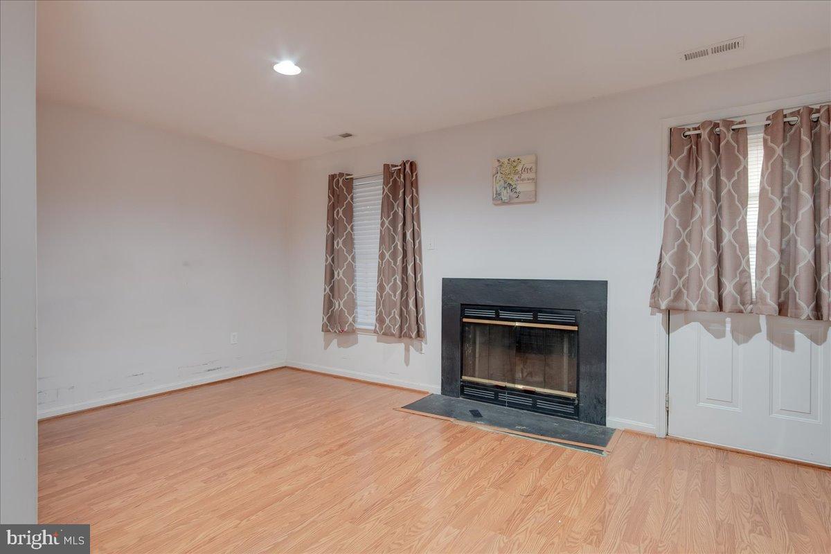 COURTLAND MANOR - Residential