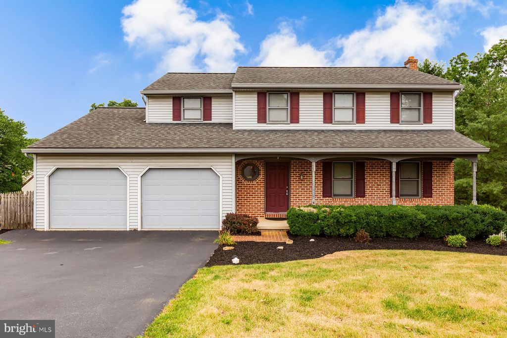 Photo of 15 Blackberry Lane, EPHRATA, PA 17522 (MLS # PALA2092114)