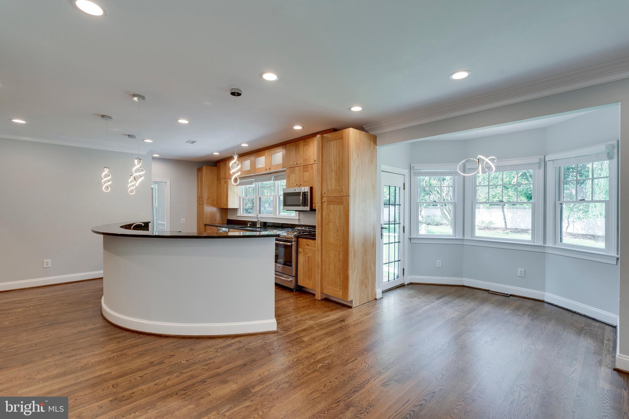 ENGLISH VILLAGE - Residential Lease