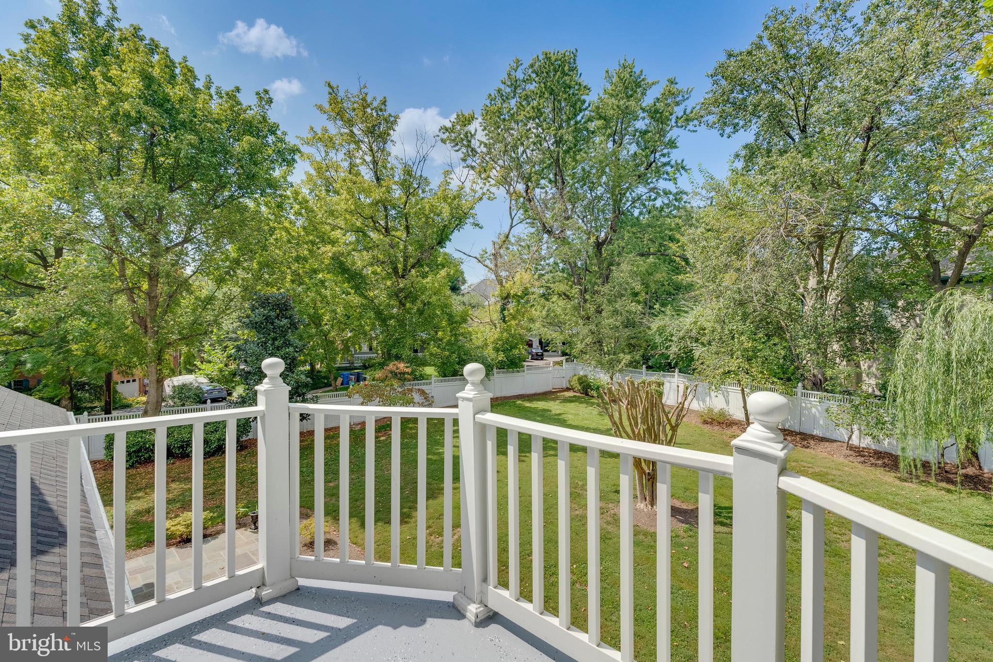 ENGLISH VILLAGE - Residential Lease