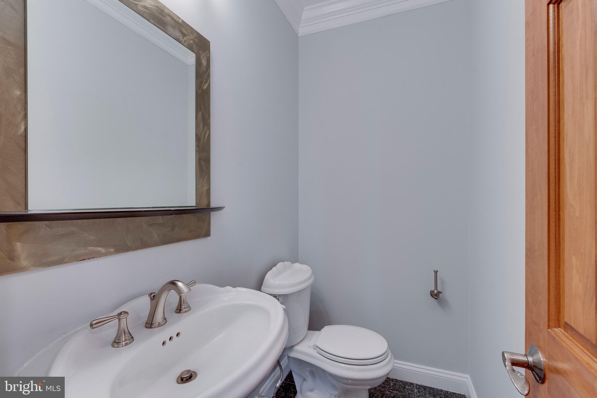 ENGLISH VILLAGE - Residential Lease