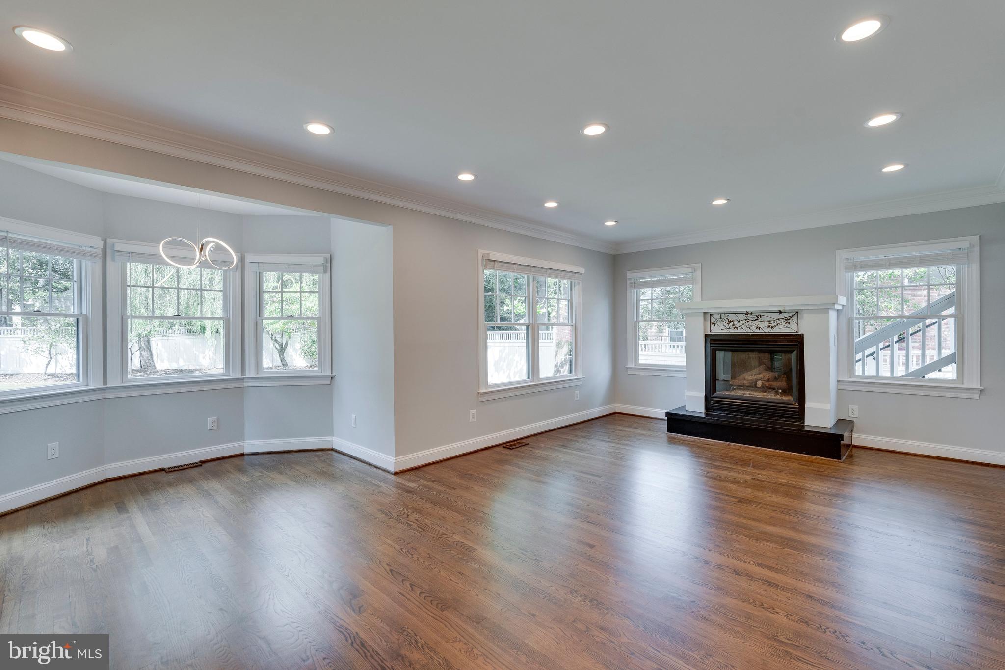 ENGLISH VILLAGE - Residential Lease