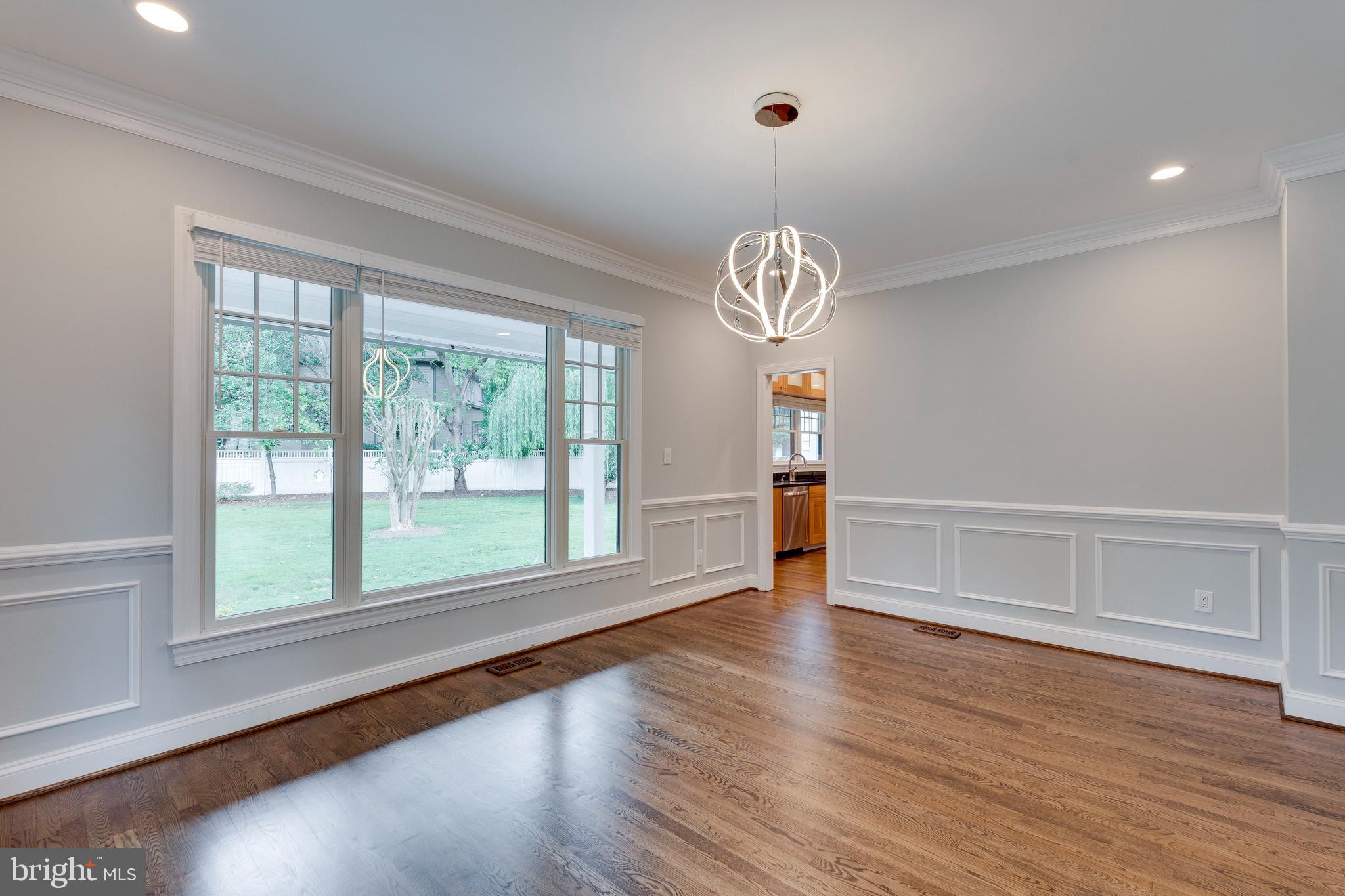 ENGLISH VILLAGE - Residential Lease