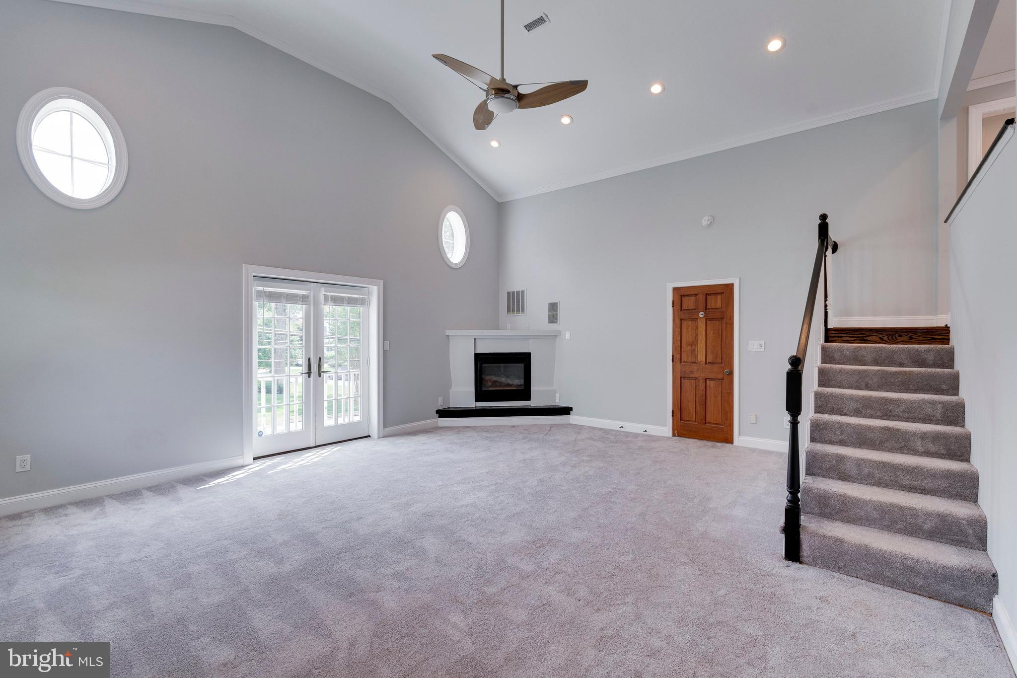 ENGLISH VILLAGE - Residential Lease