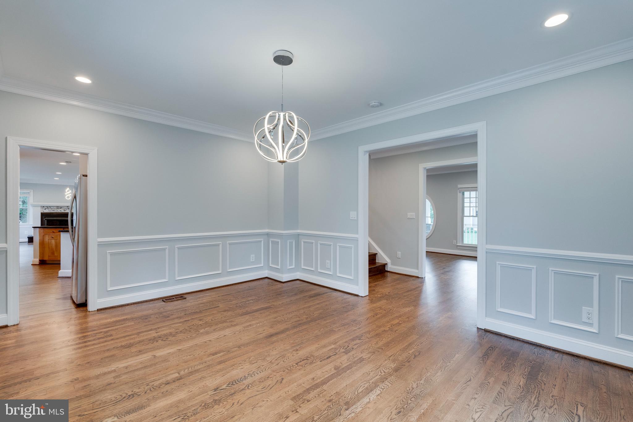 ENGLISH VILLAGE - Residential Lease