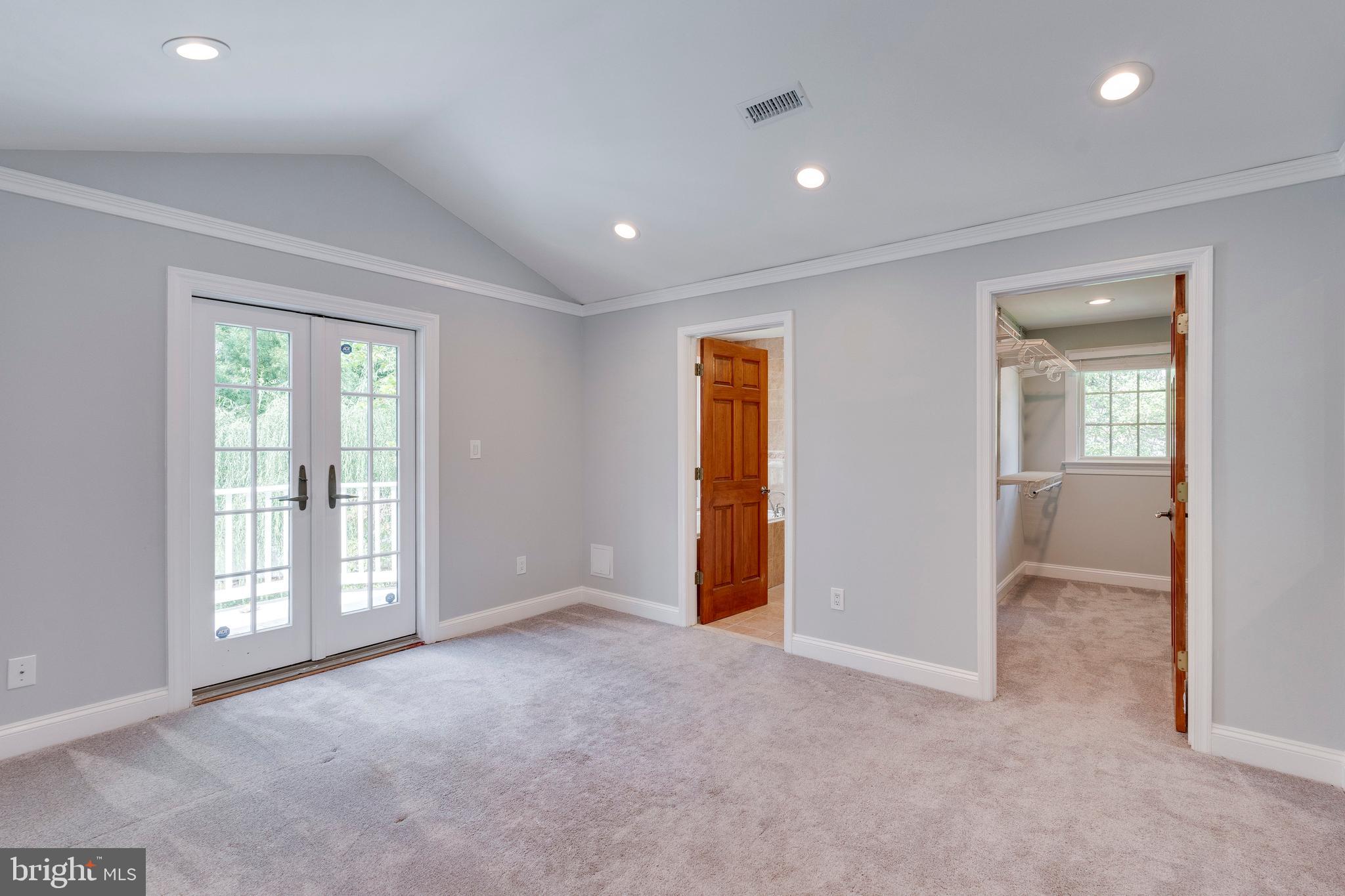 ENGLISH VILLAGE - Residential Lease