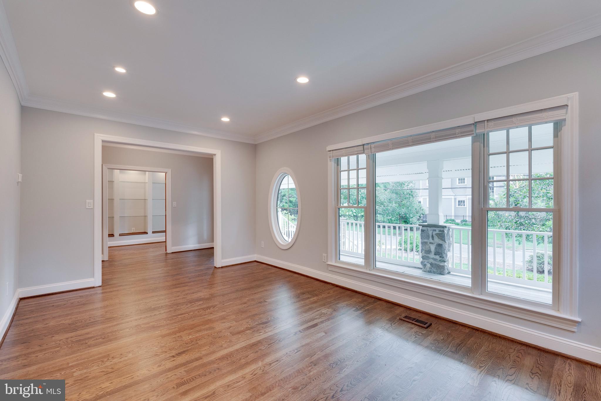 ENGLISH VILLAGE - Residential Lease