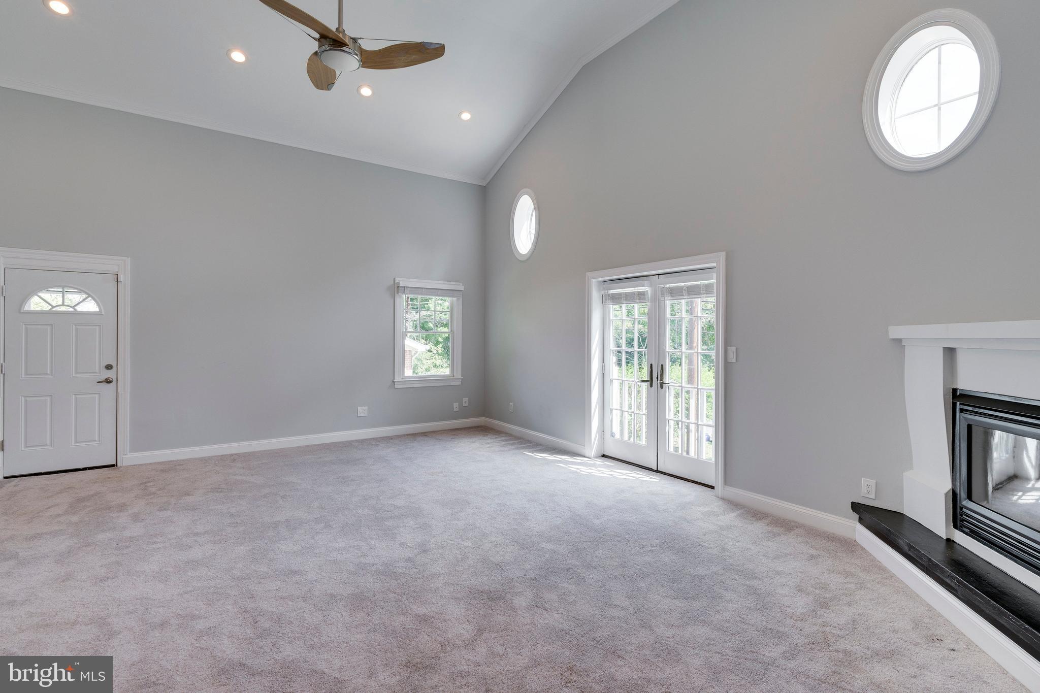 ENGLISH VILLAGE - Residential Lease