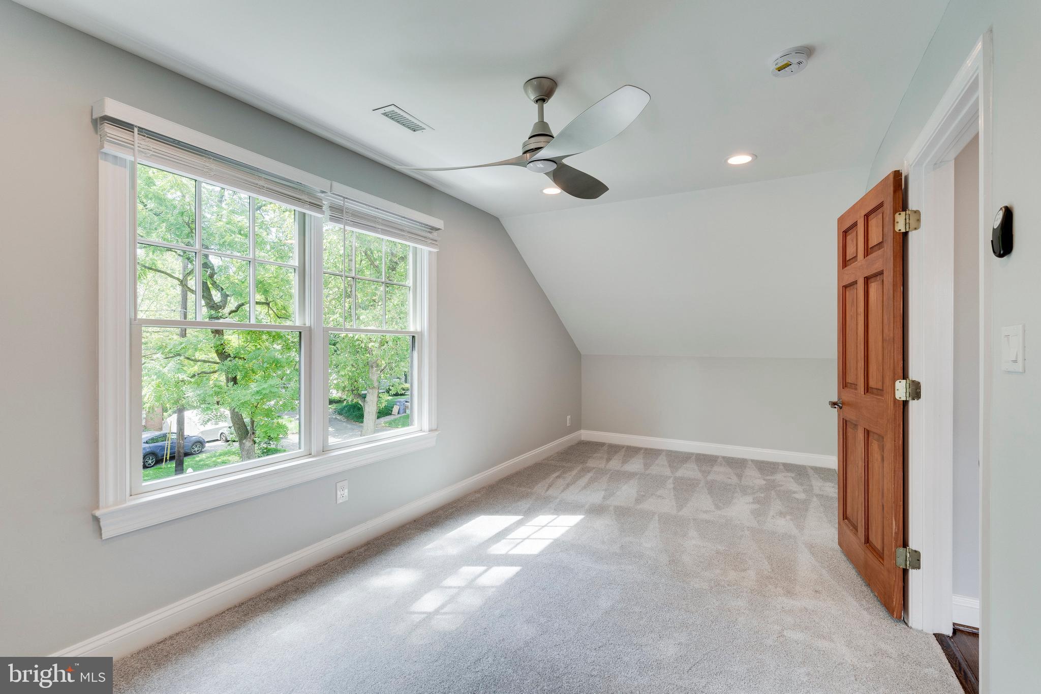 ENGLISH VILLAGE - Residential Lease