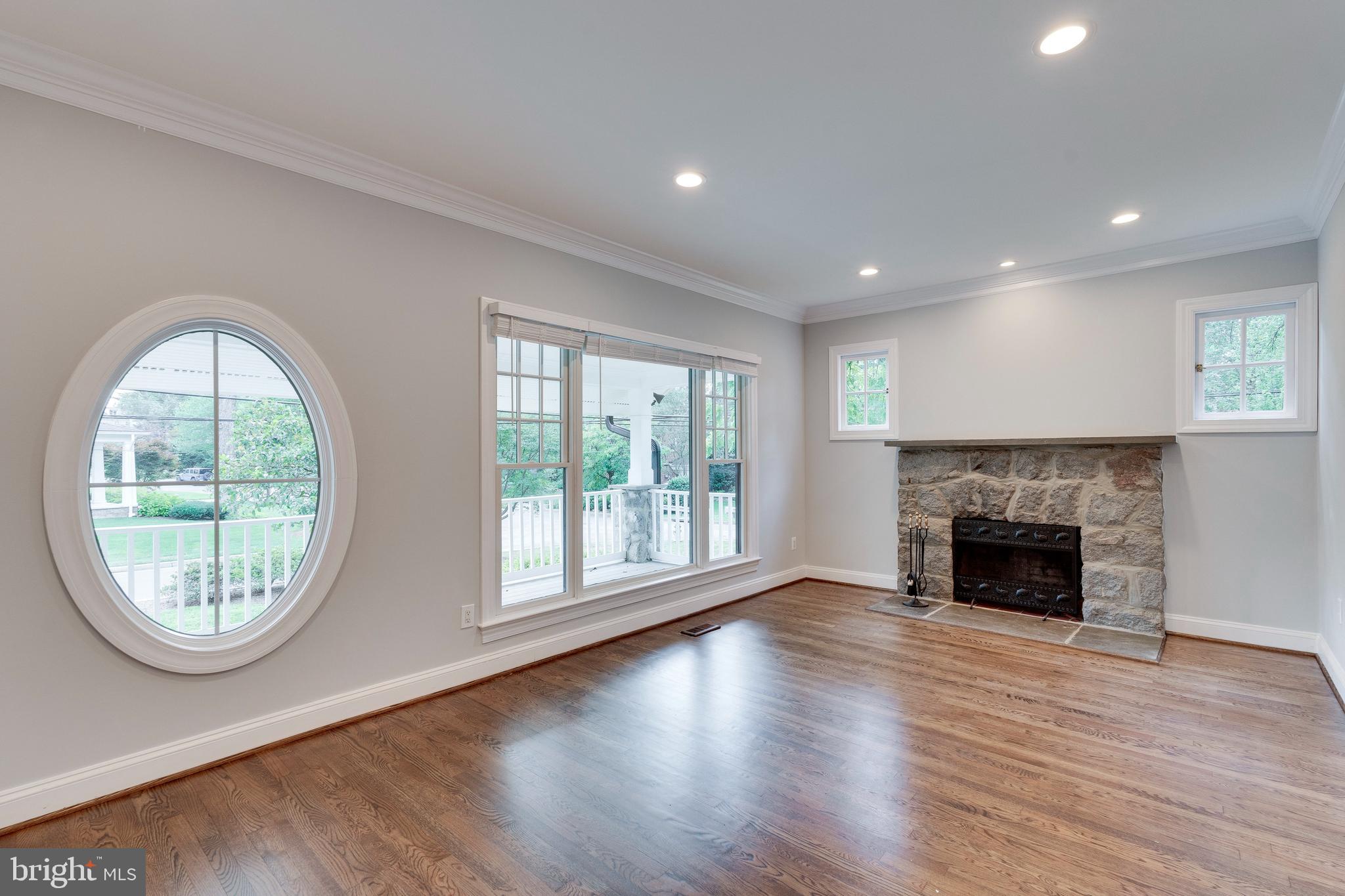 ENGLISH VILLAGE - Residential Lease