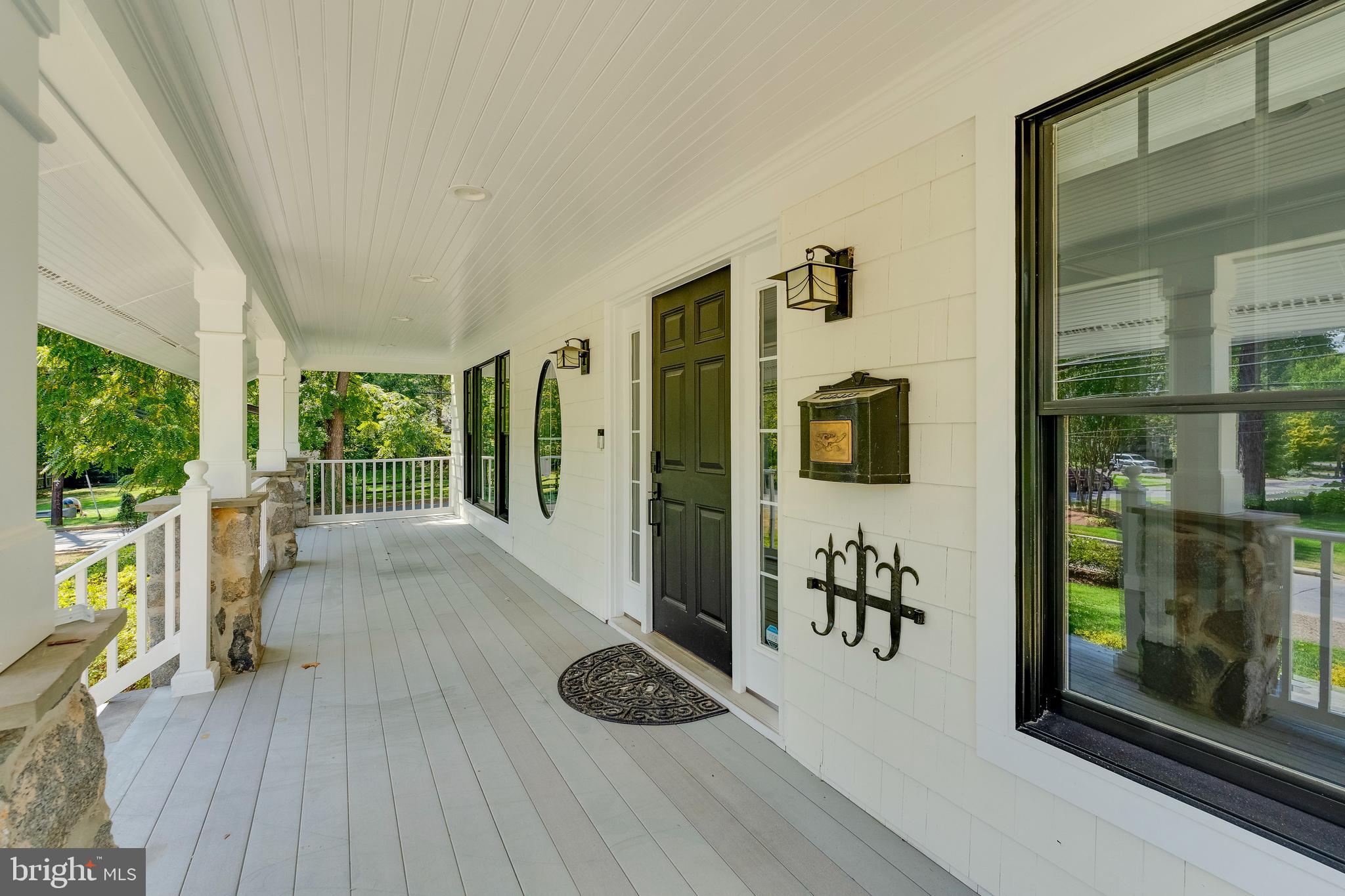 ENGLISH VILLAGE - Residential Lease