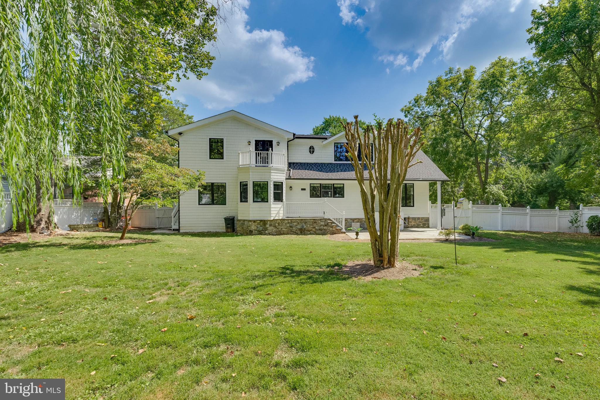 ENGLISH VILLAGE - Residential Lease