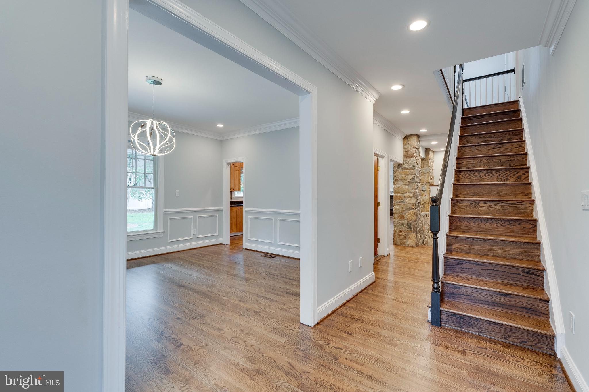 ENGLISH VILLAGE - Residential Lease