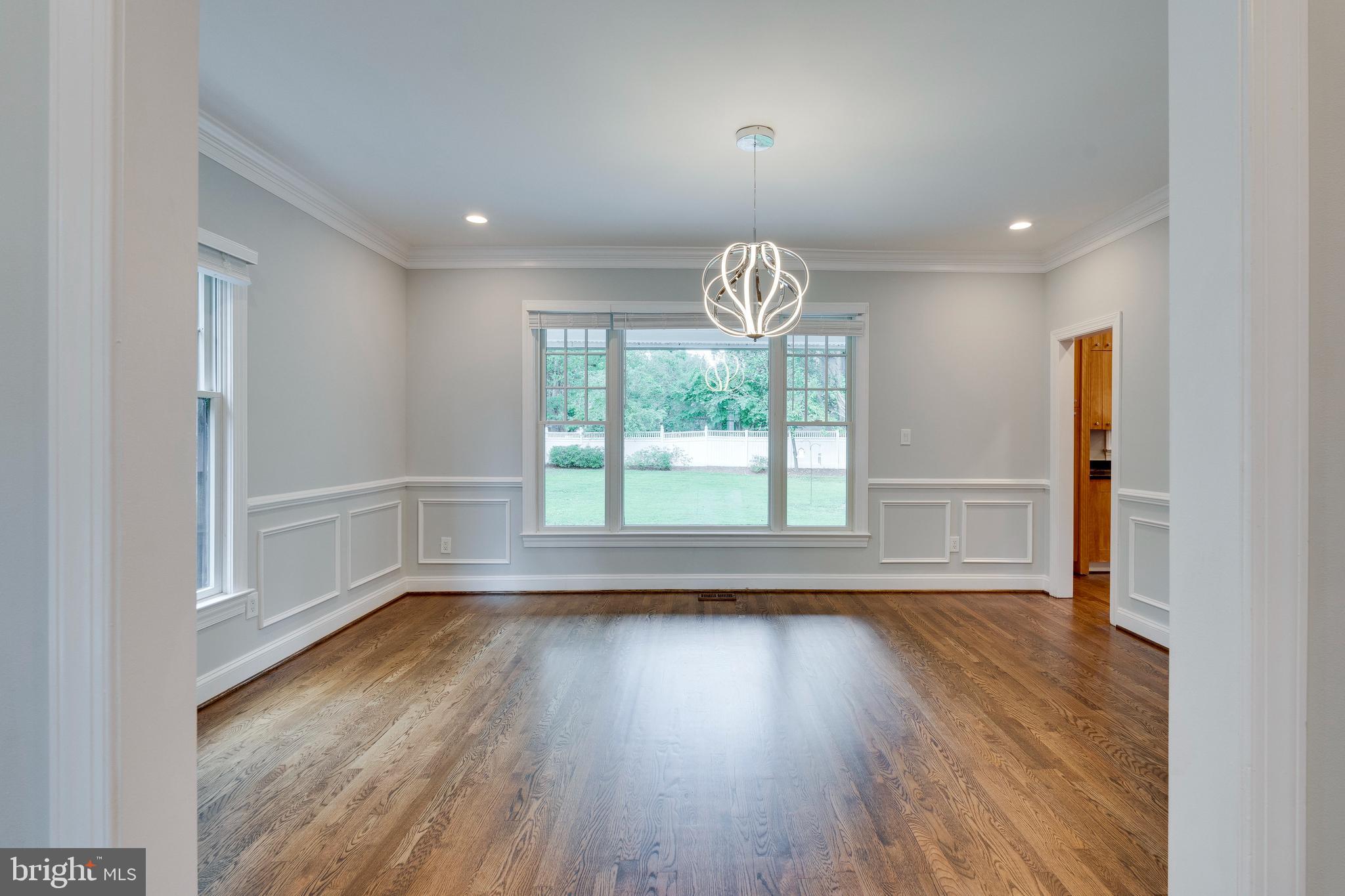 ENGLISH VILLAGE - Residential Lease