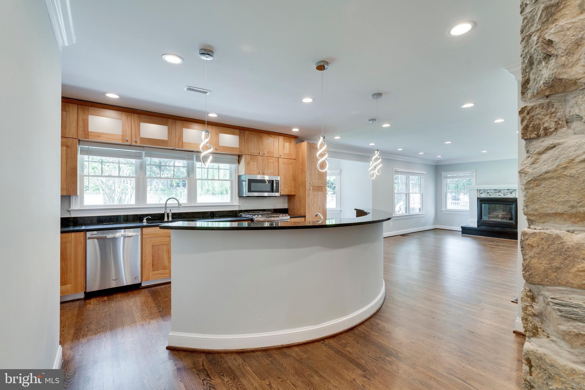 ENGLISH VILLAGE - Residential Lease