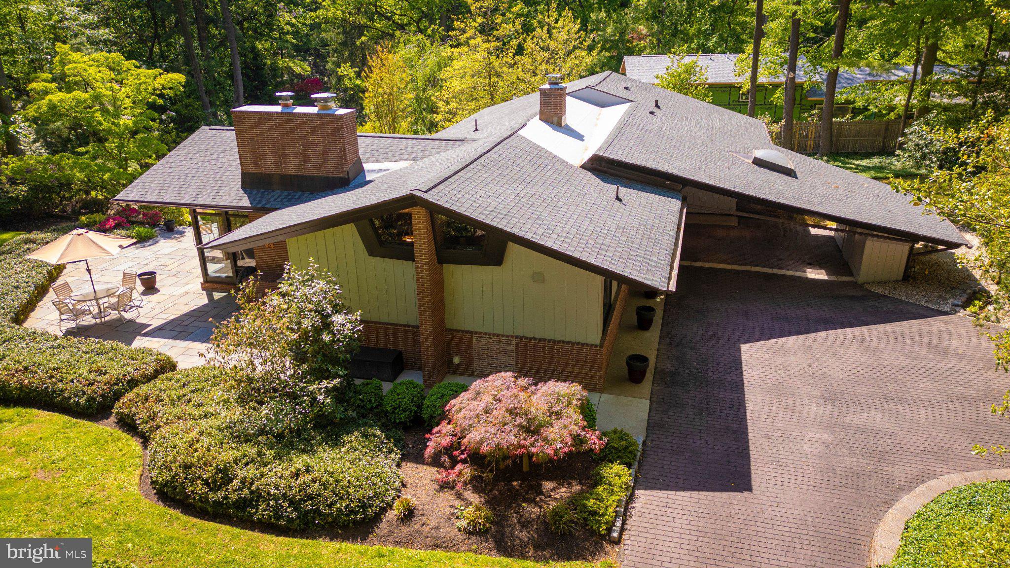 1034 DIXON LANE