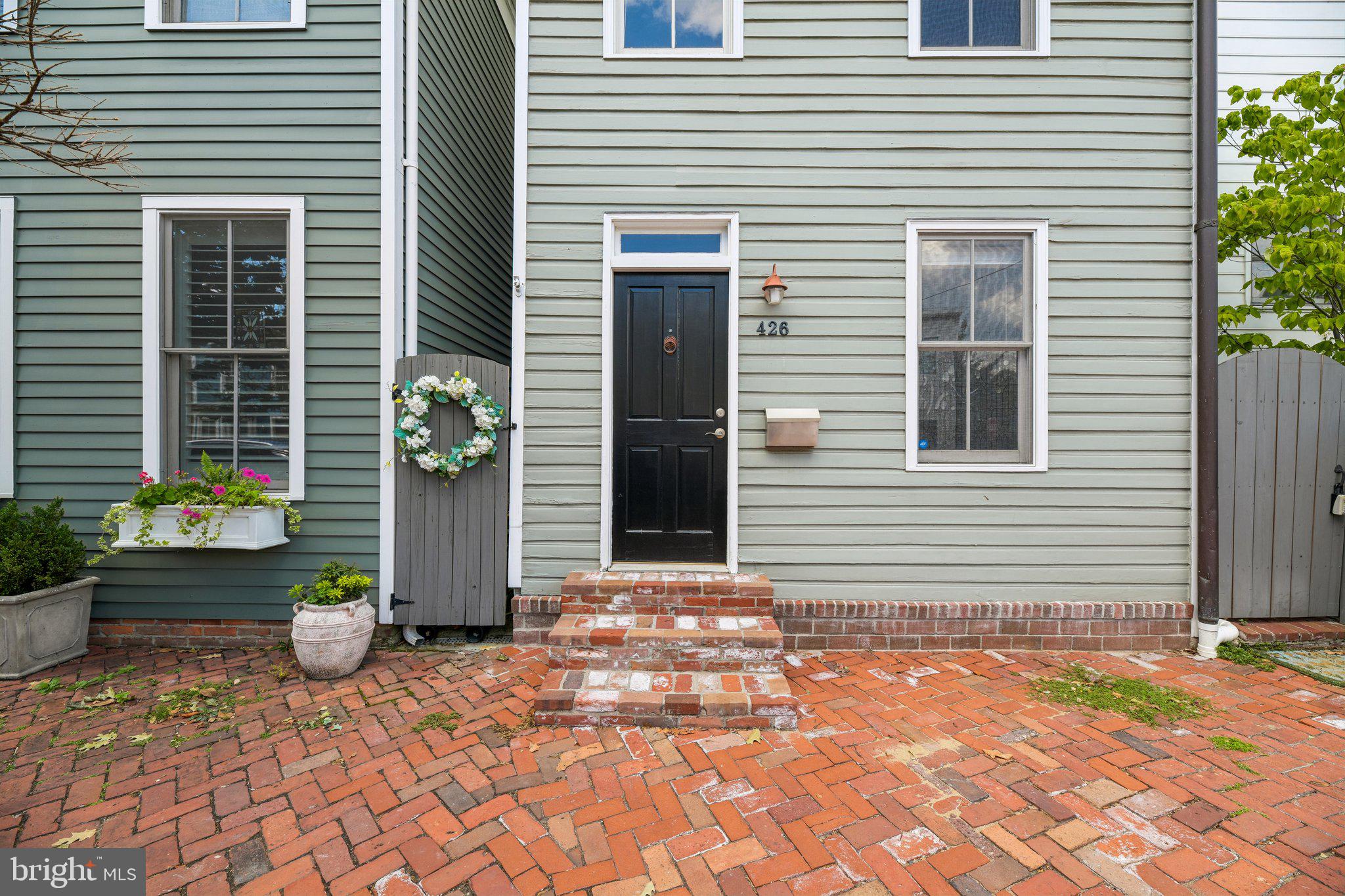 426 N ALFRED STREET