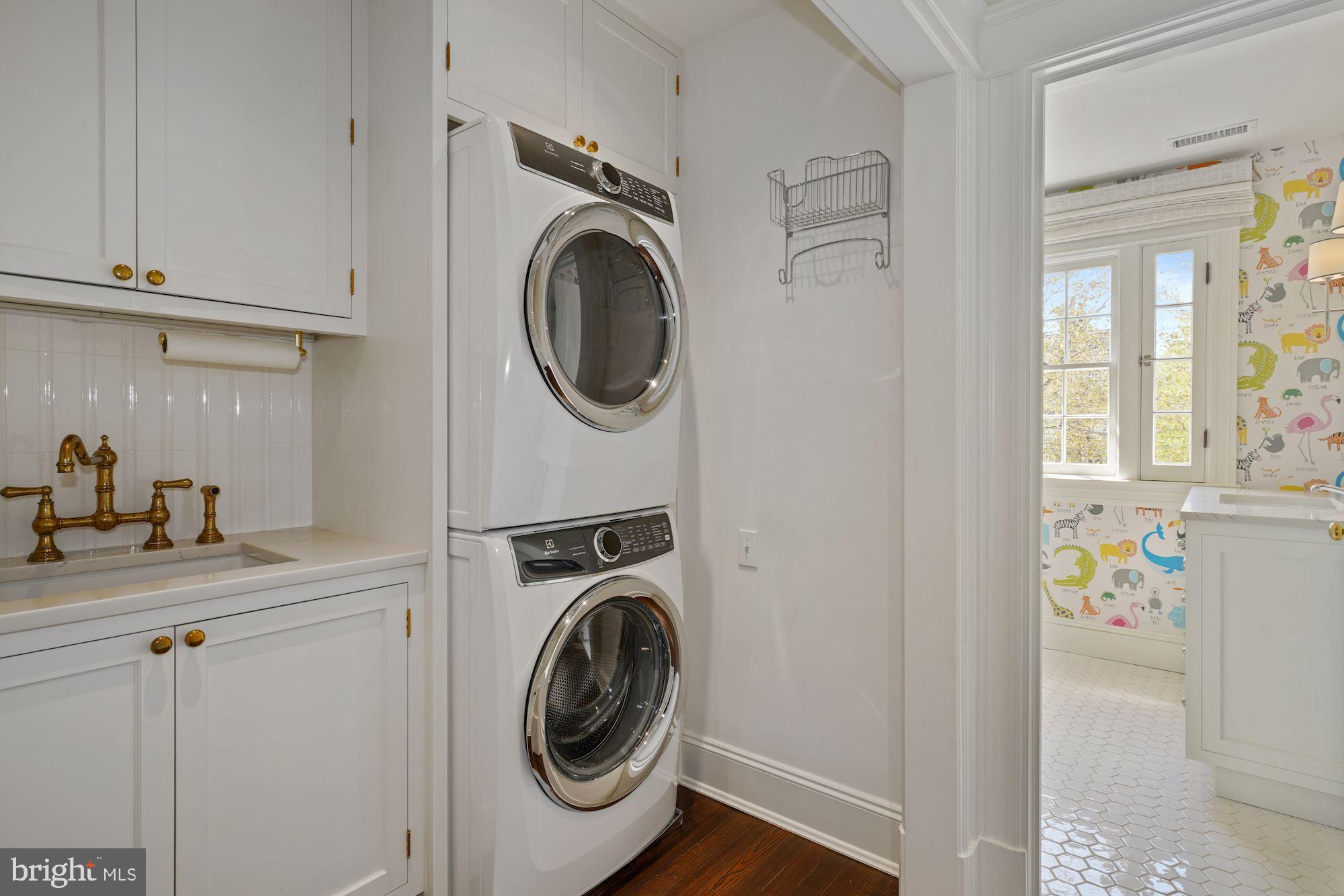 CHEVY CHASE VILLAGE - Residential