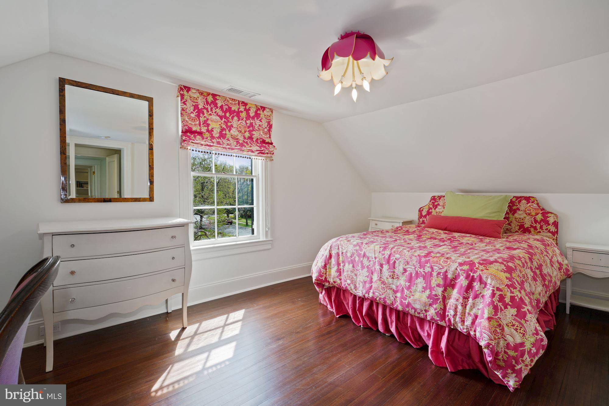 CHEVY CHASE VILLAGE - Residential