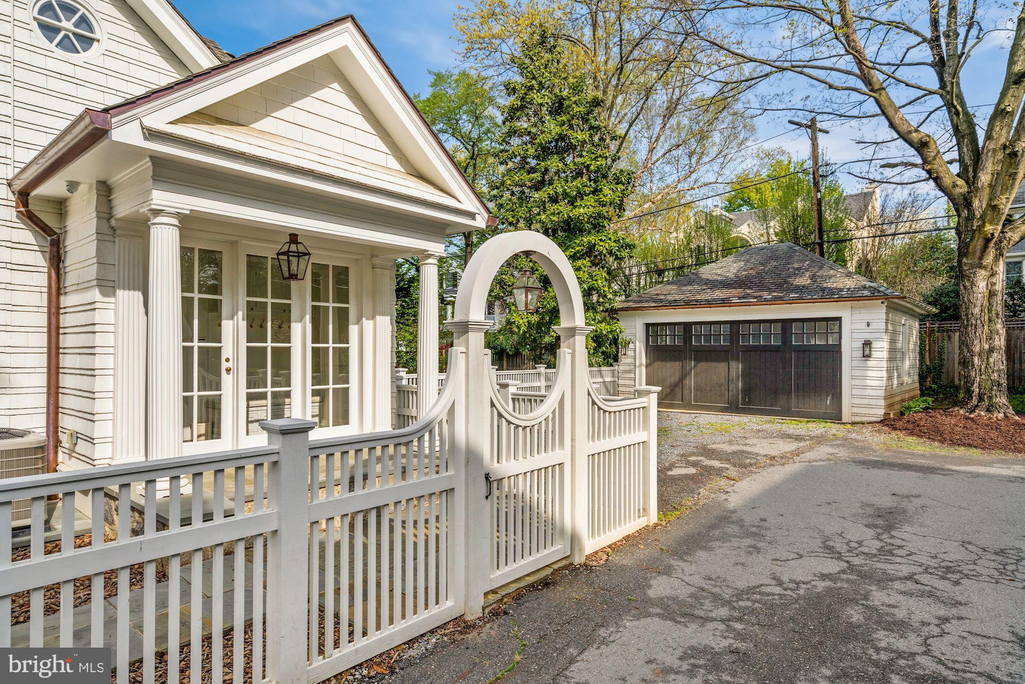 CHEVY CHASE VILLAGE - Residential