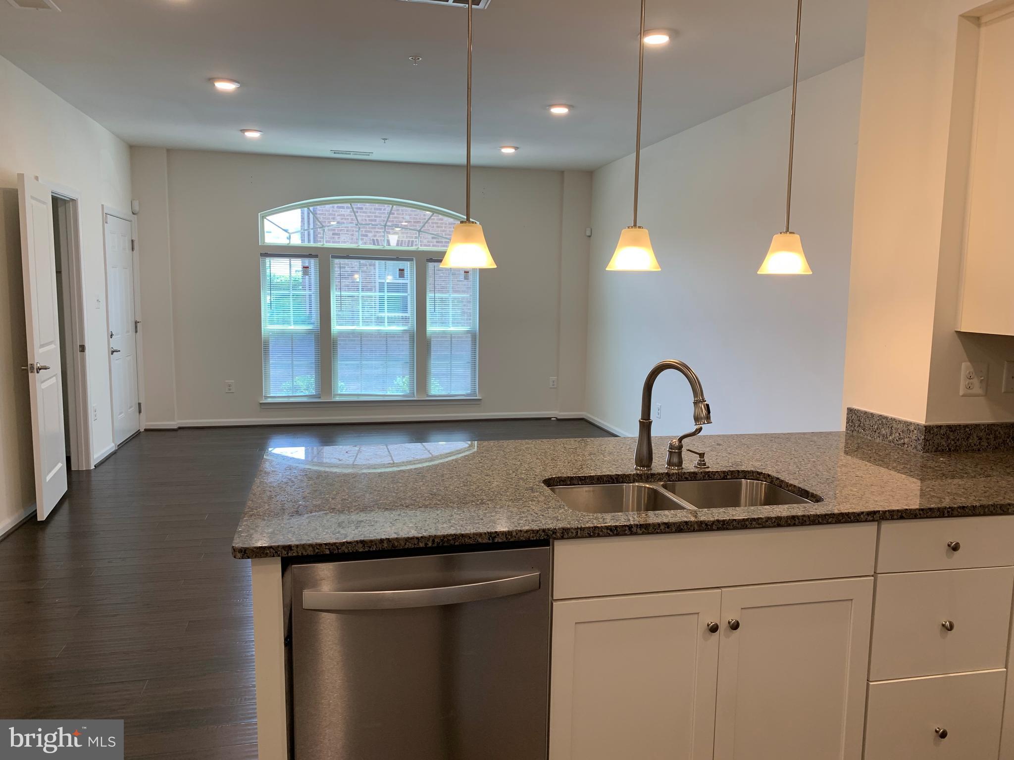 ORCHARD SQUARE - Residential Lease