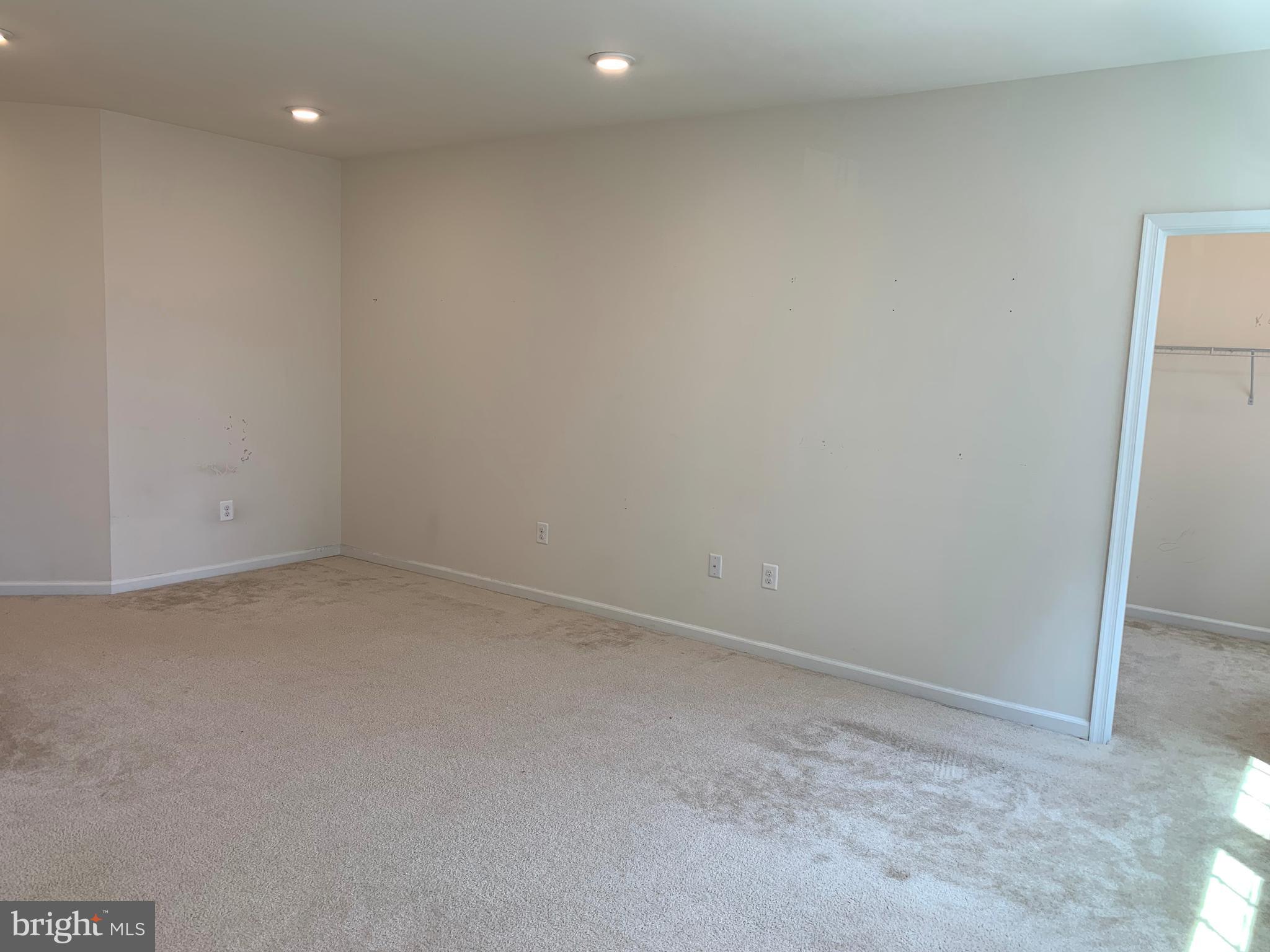 ORCHARD SQUARE - Residential Lease