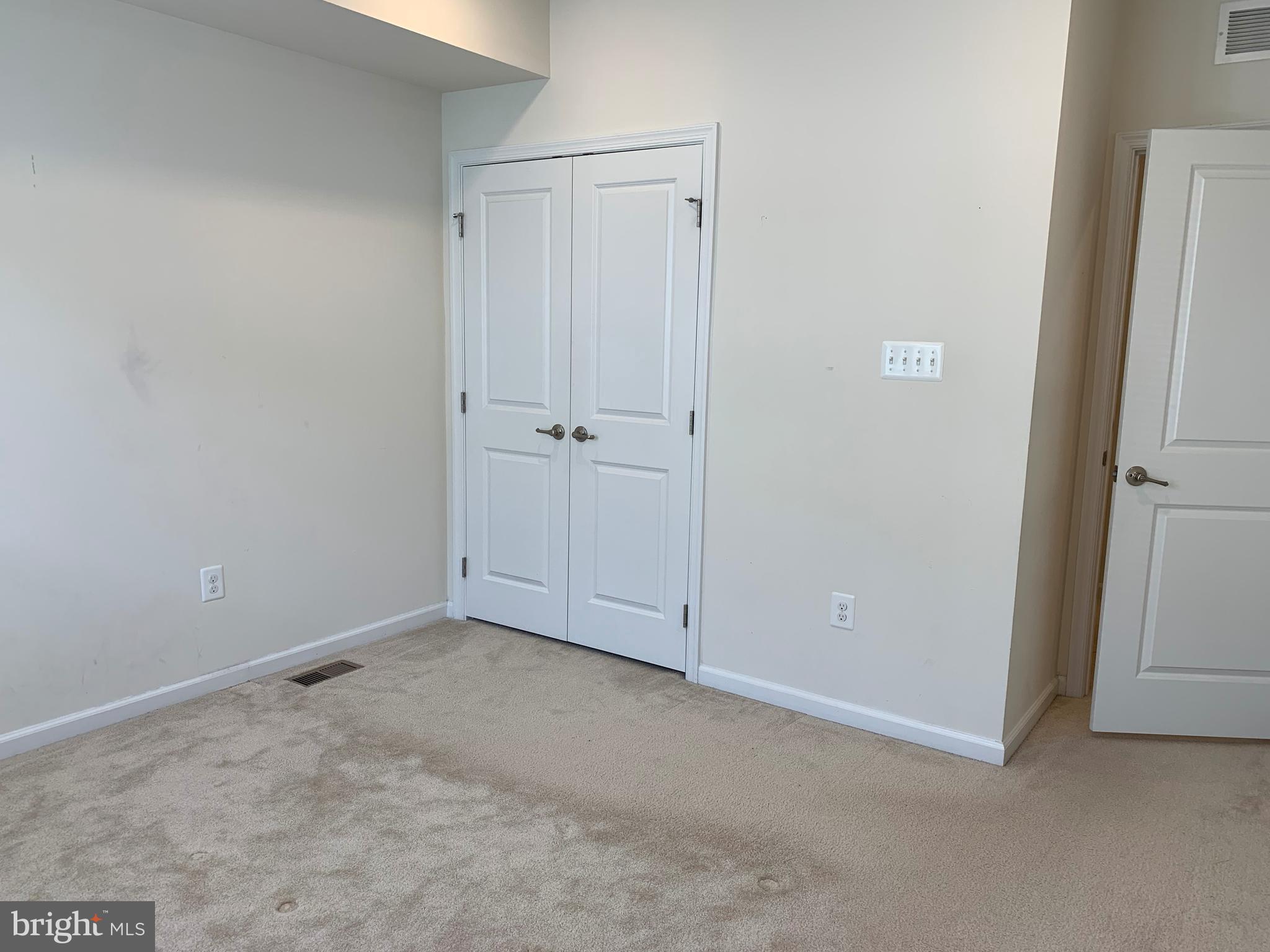 ORCHARD SQUARE - Residential Lease