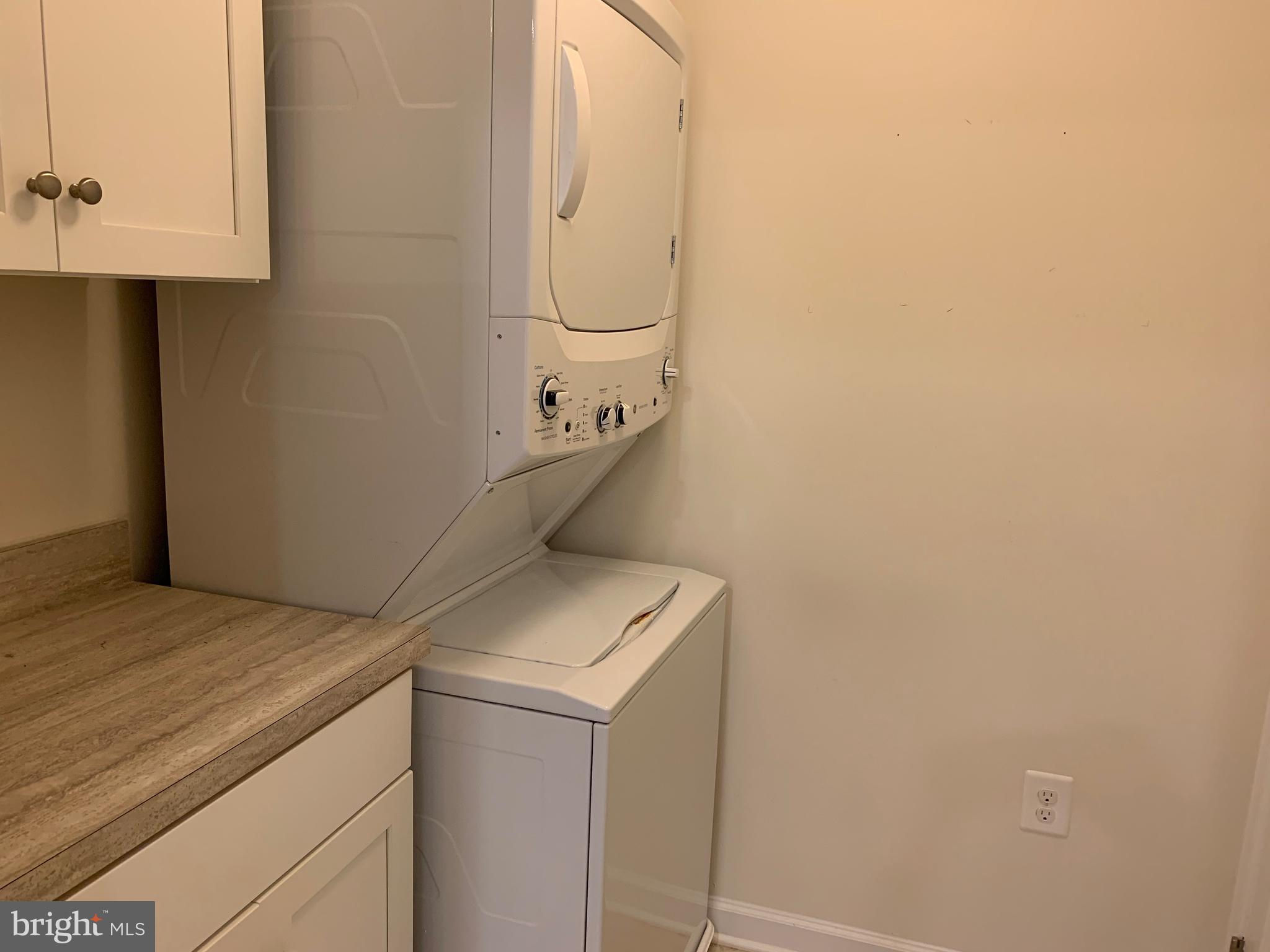 ORCHARD SQUARE - Residential Lease