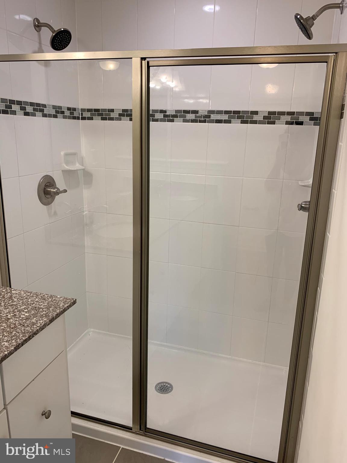 ORCHARD SQUARE - Residential Lease