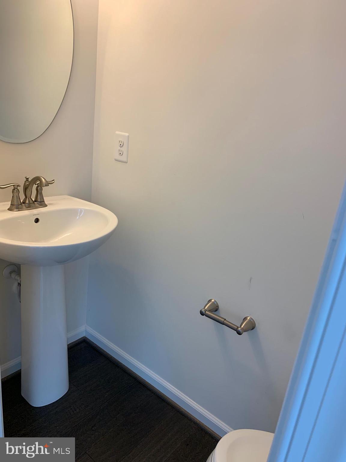 ORCHARD SQUARE - Residential Lease