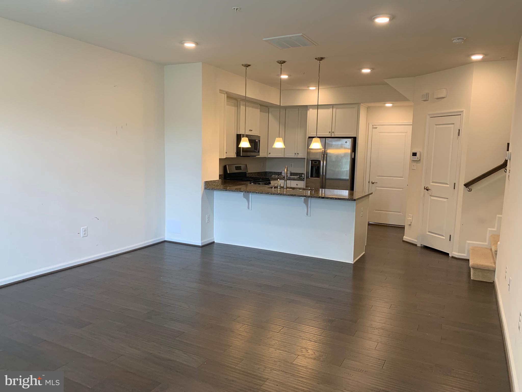 ORCHARD SQUARE - Residential Lease