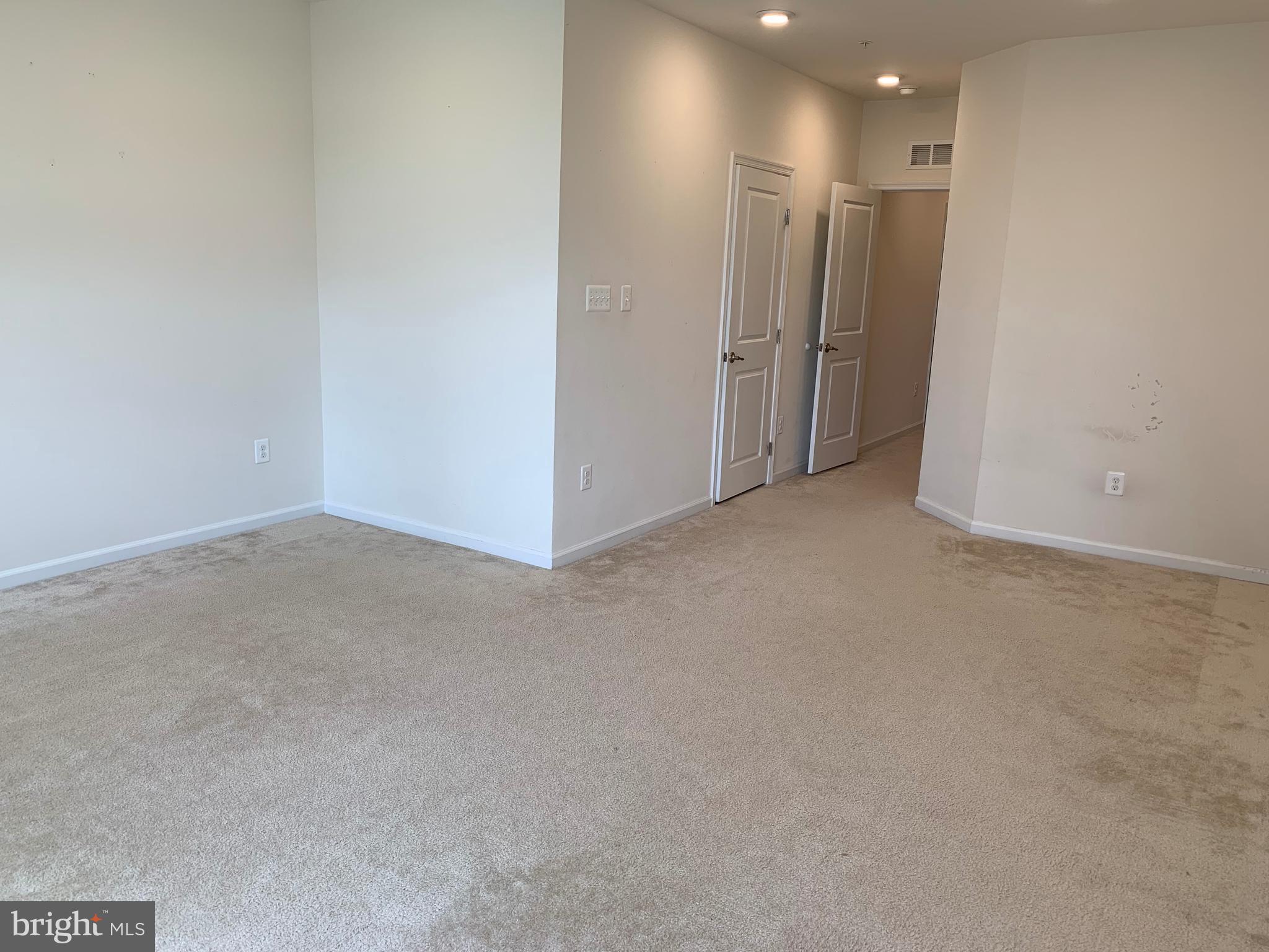 ORCHARD SQUARE - Residential Lease