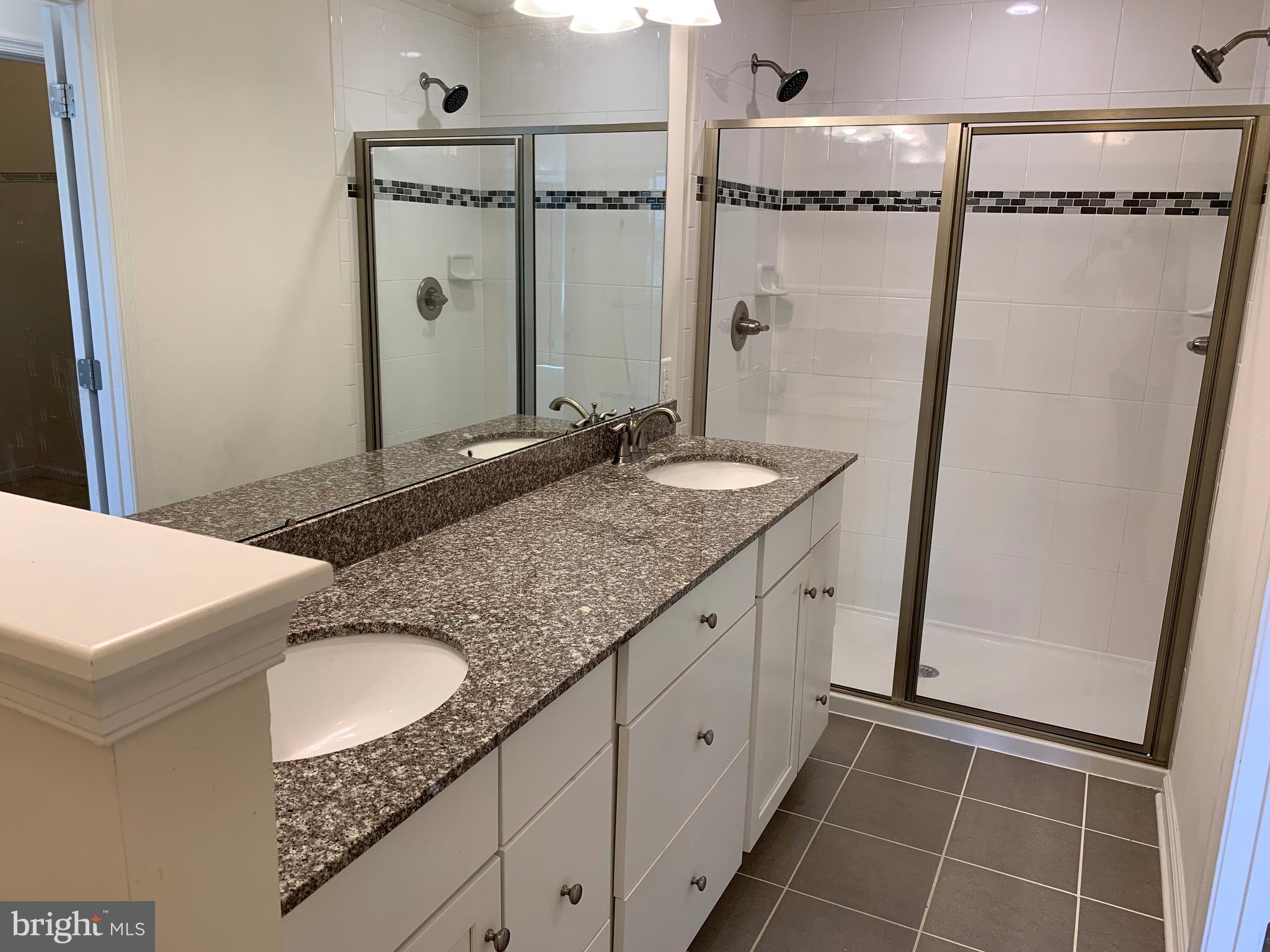 ORCHARD SQUARE - Residential Lease