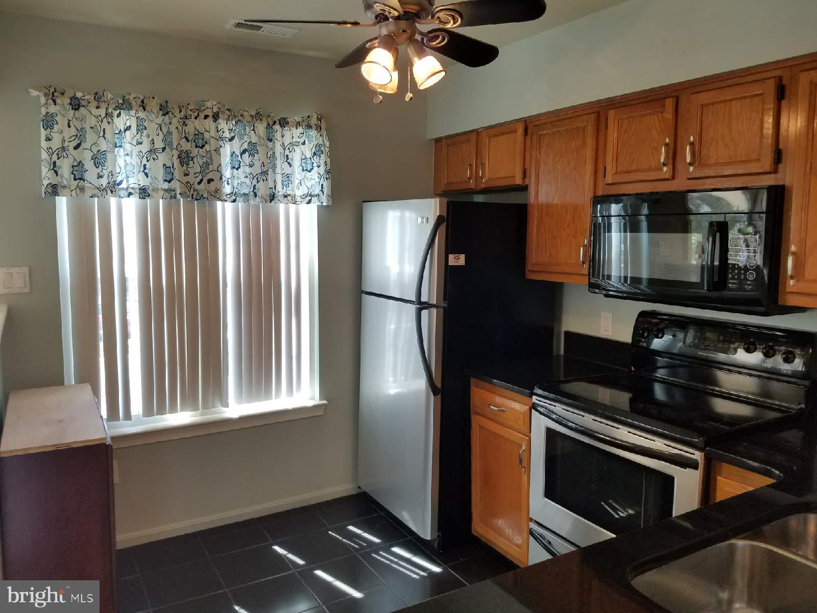 ROLLING OAKS - Residential Lease