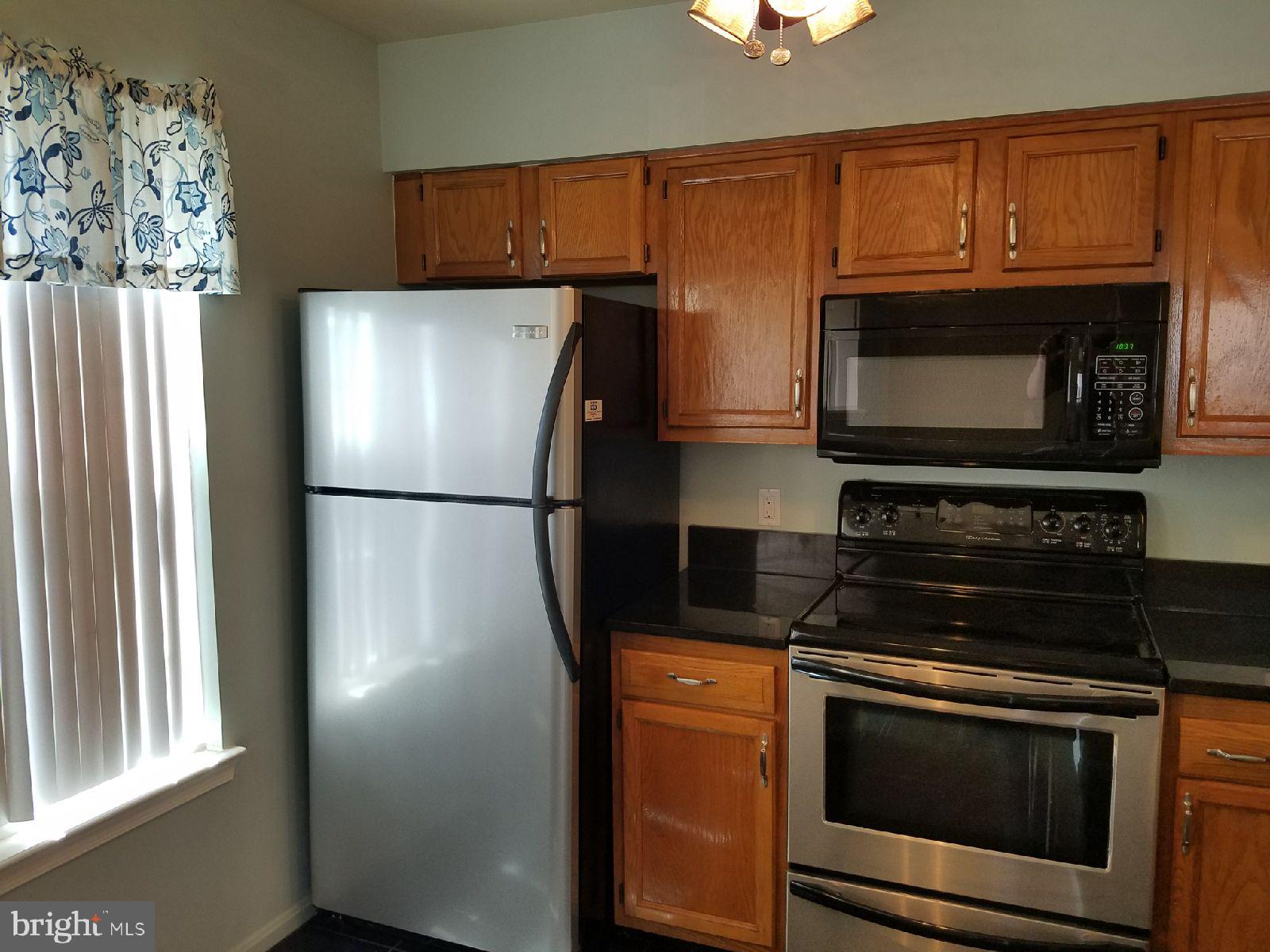 ROLLING OAKS - Residential Lease