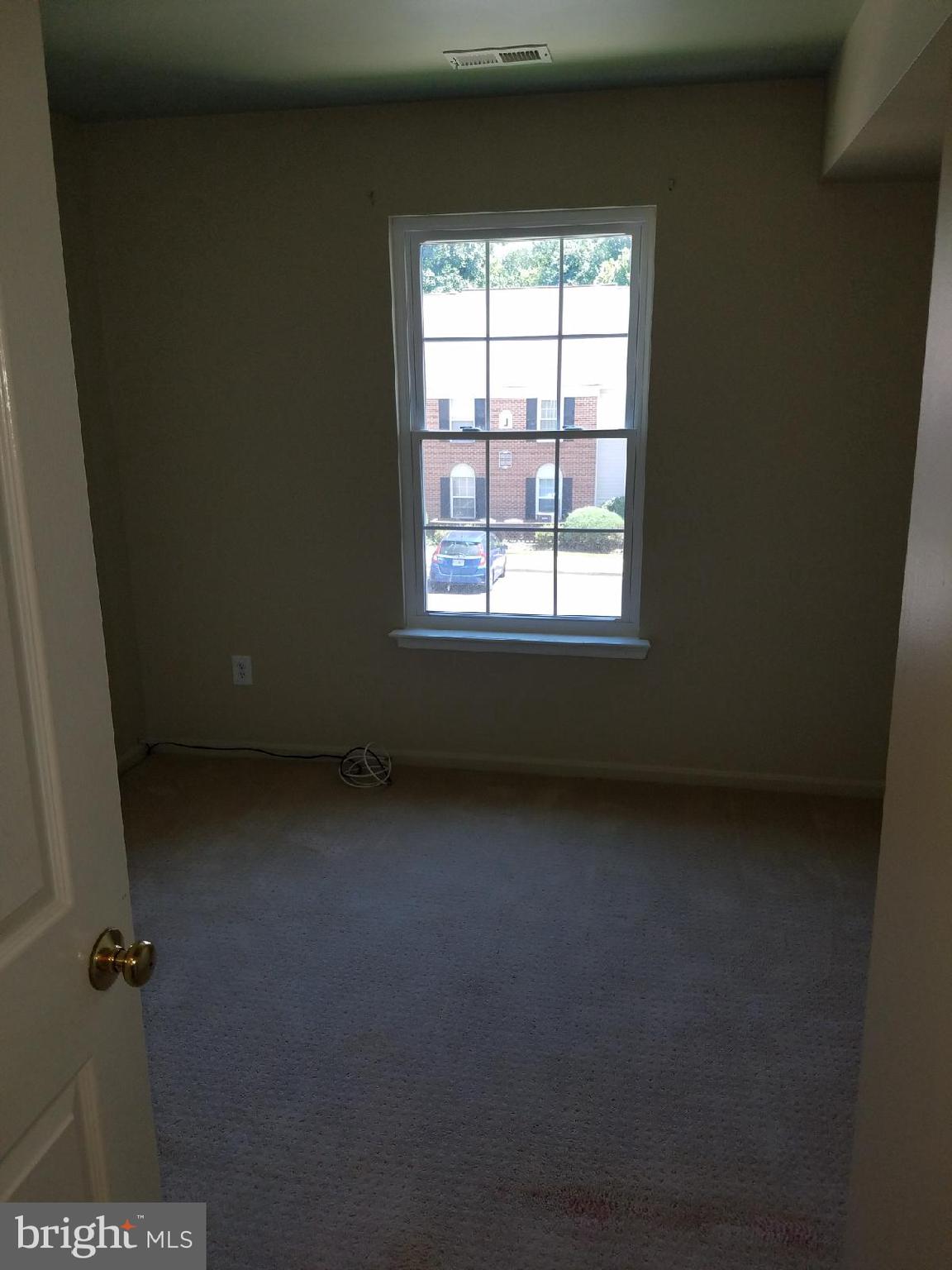 ROLLING OAKS - Residential Lease