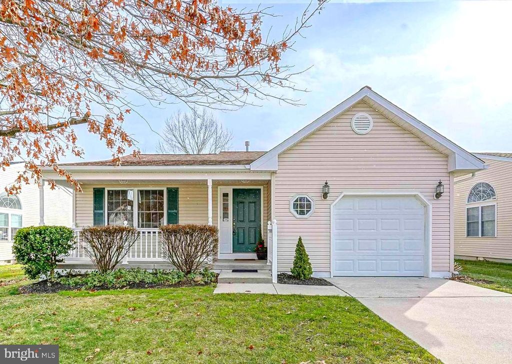 Photo of 176 Trellis Lane, SEWELL, NJ 08080 (MLS # NJGL2067254)