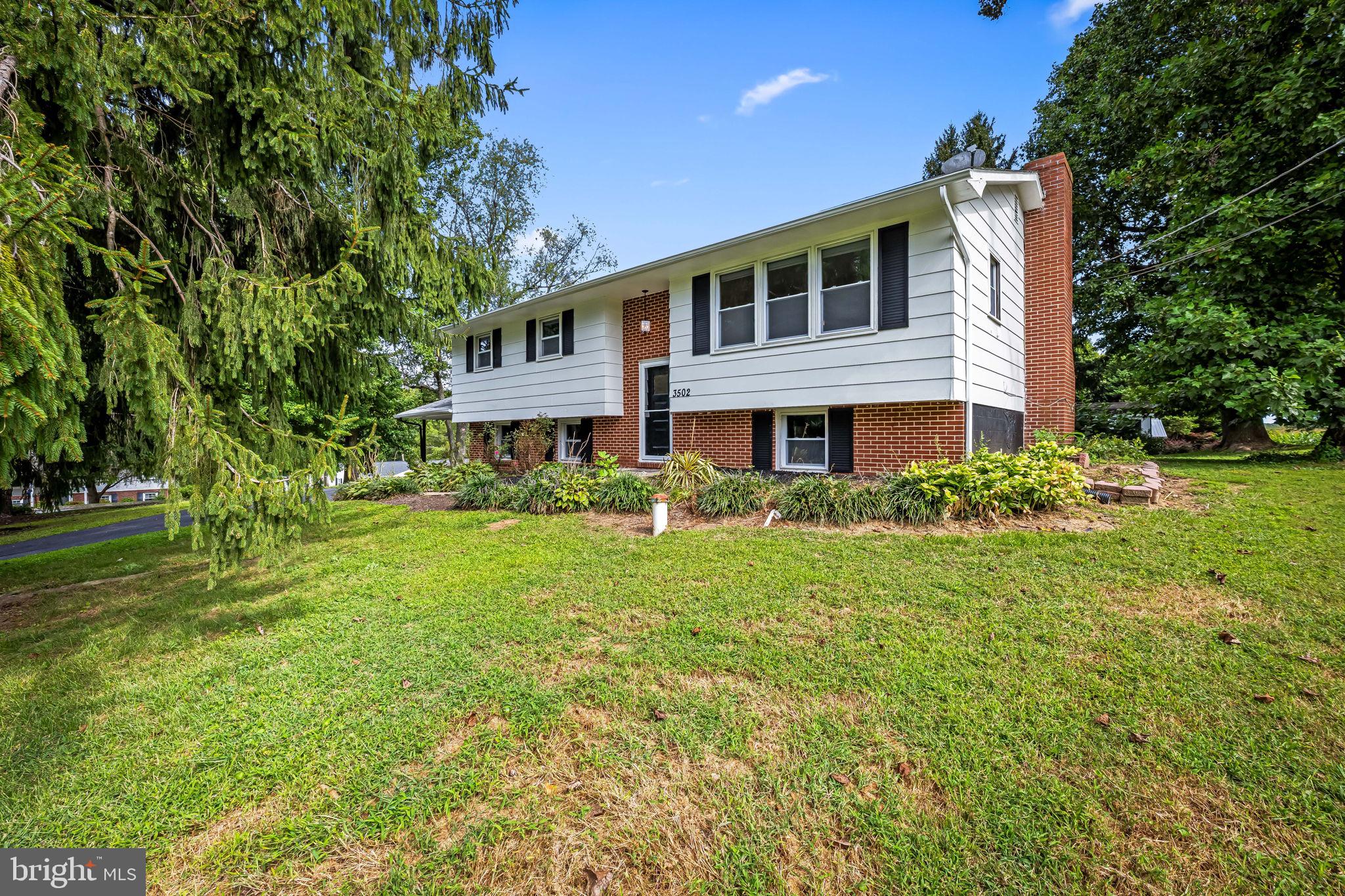3502 LARK DRIVE