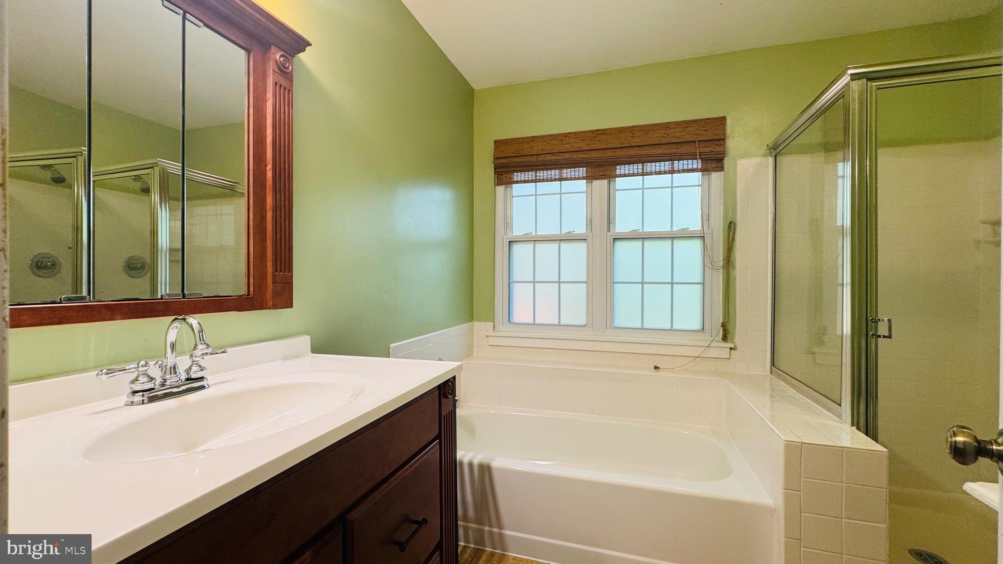 FAIRFAX CLUB ESTATES - Residential Lease