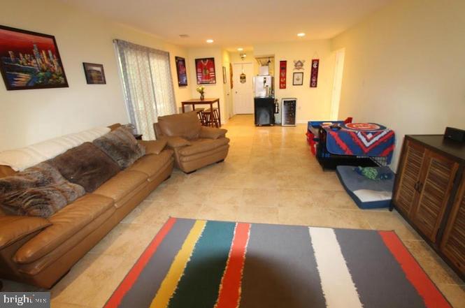 FAIRFAX CLUB ESTATES - Residential Lease