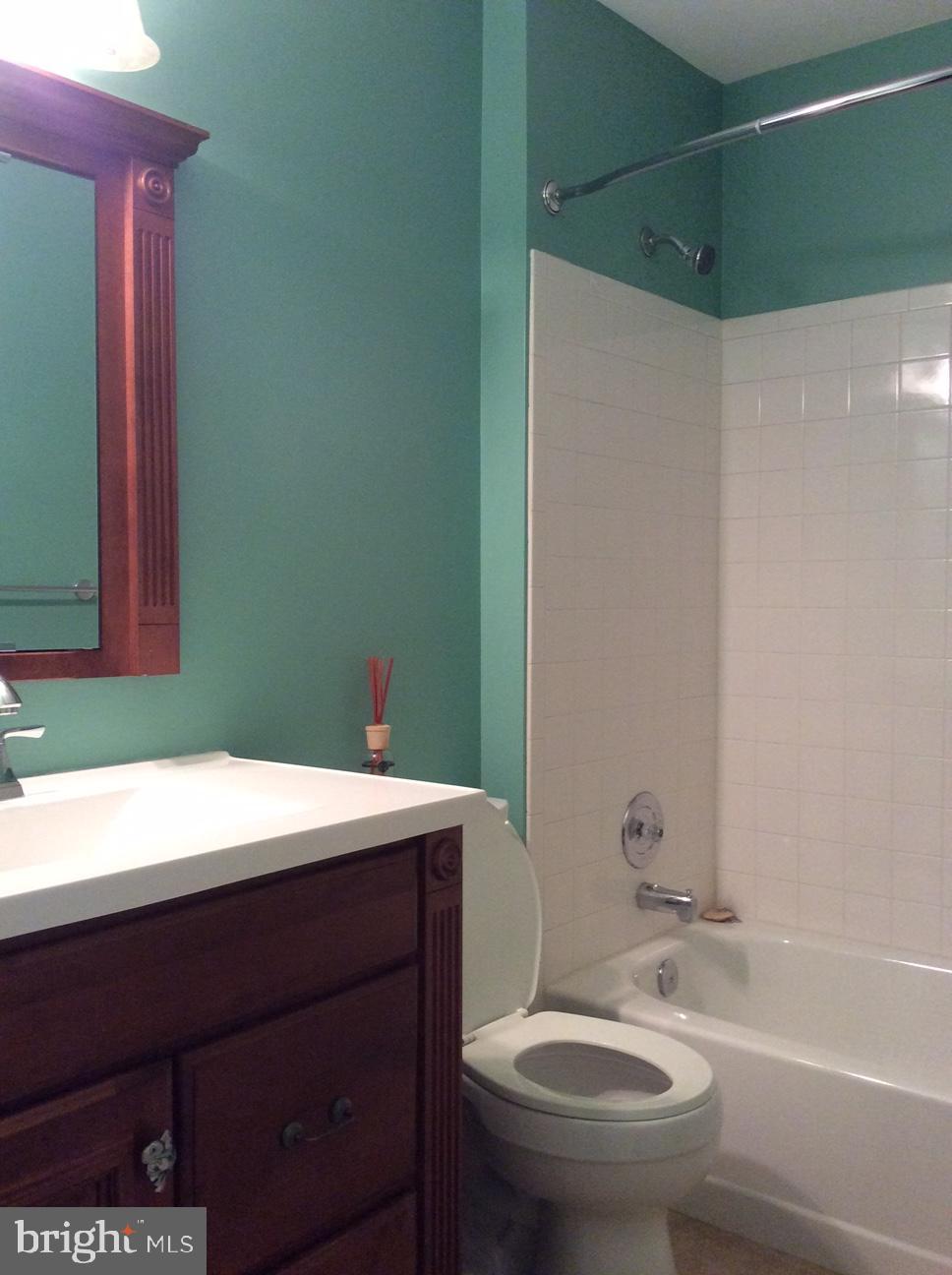 FAIRFAX CLUB ESTATES - Residential Lease