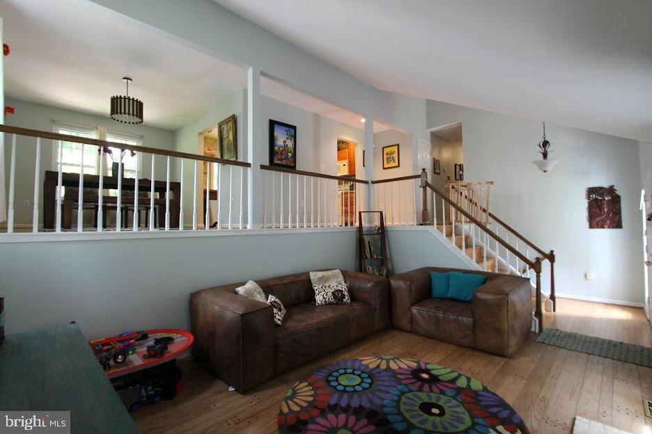 FAIRFAX CLUB ESTATES - Residential Lease