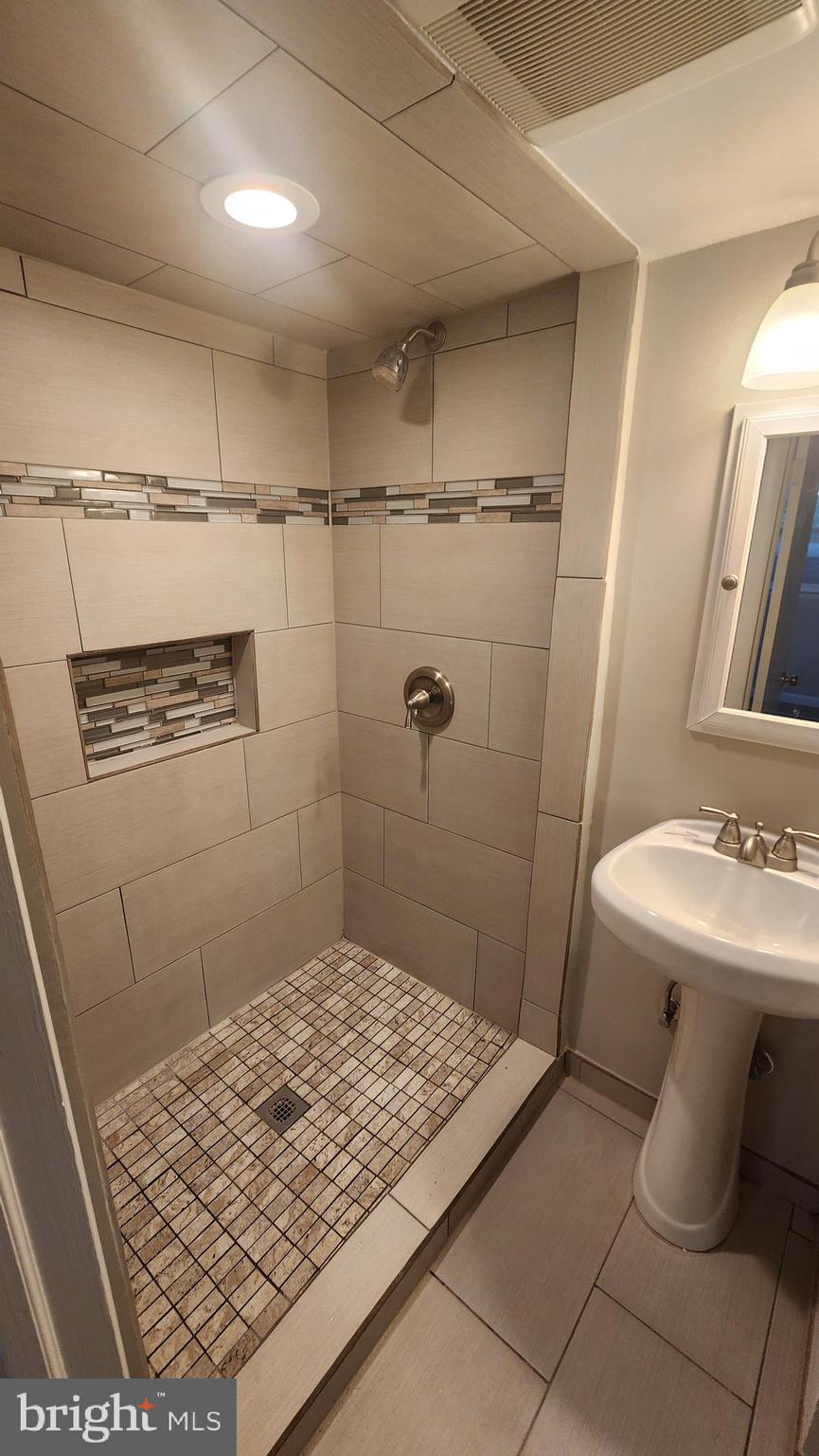 DOMINION HILLS - Residential Lease