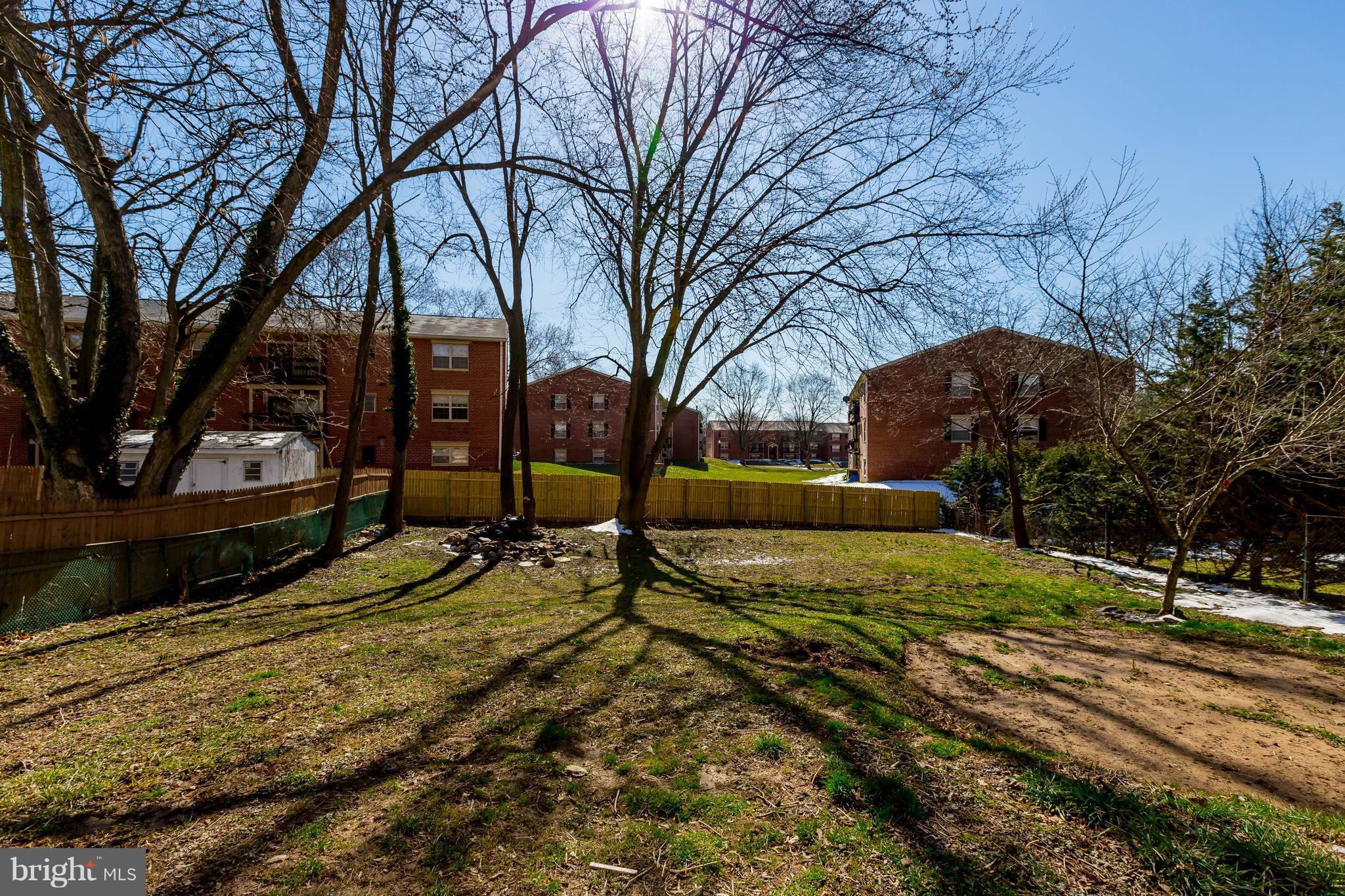 WESTBURY - Residential