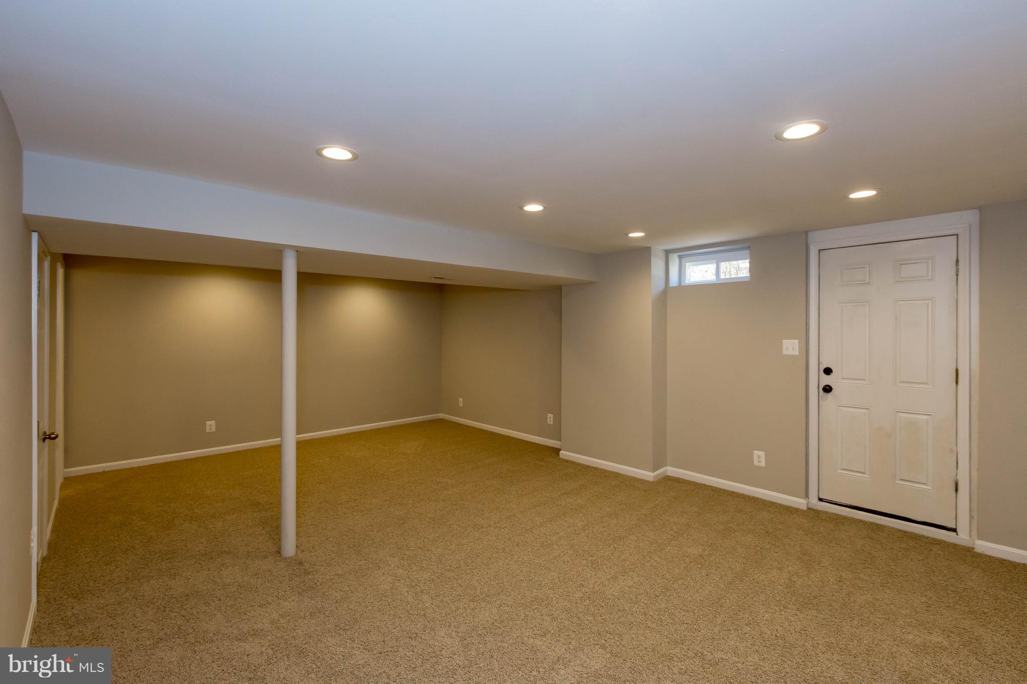 WESTBURY - Residential