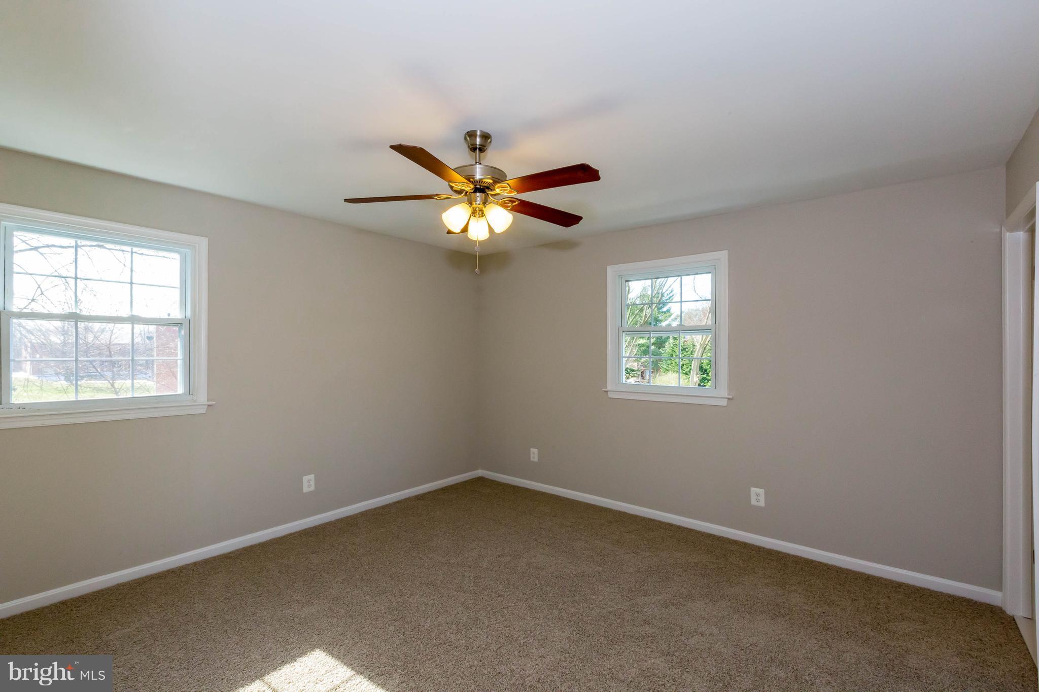 WESTBURY - Residential