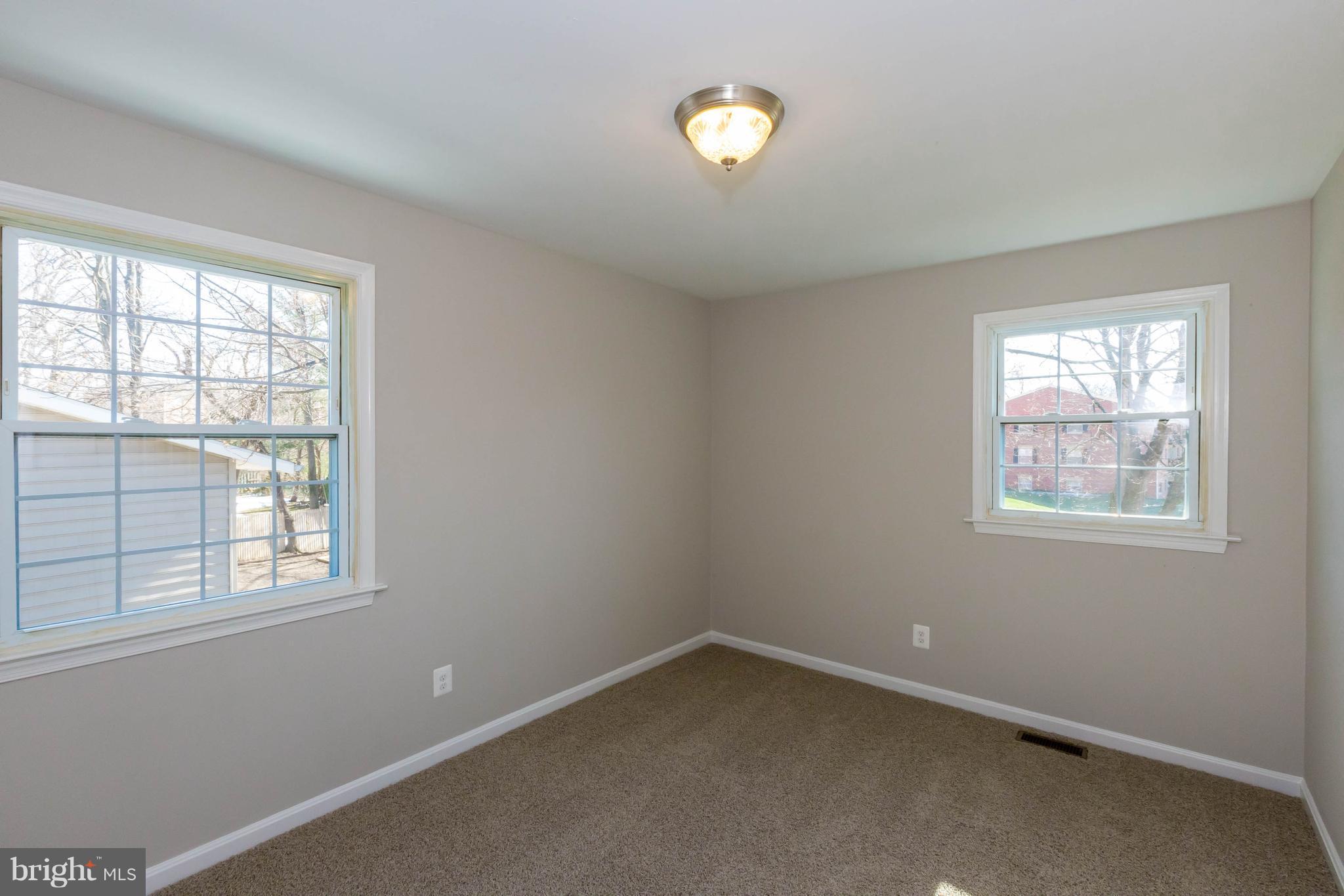 WESTBURY - Residential