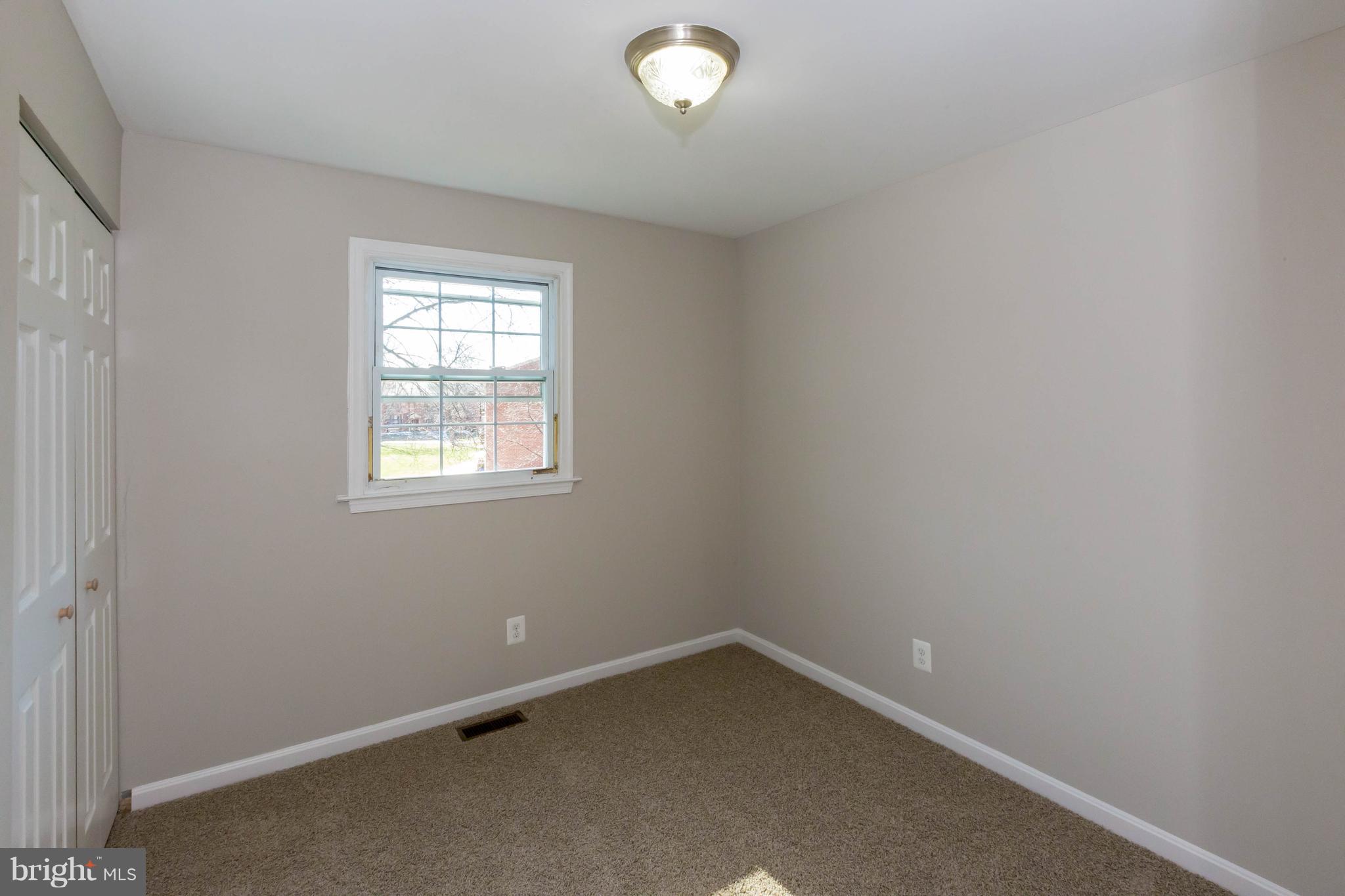 WESTBURY - Residential