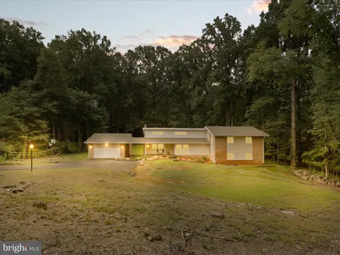 11709 Vale Road, Oakton, VA MLS: VAFX2239330