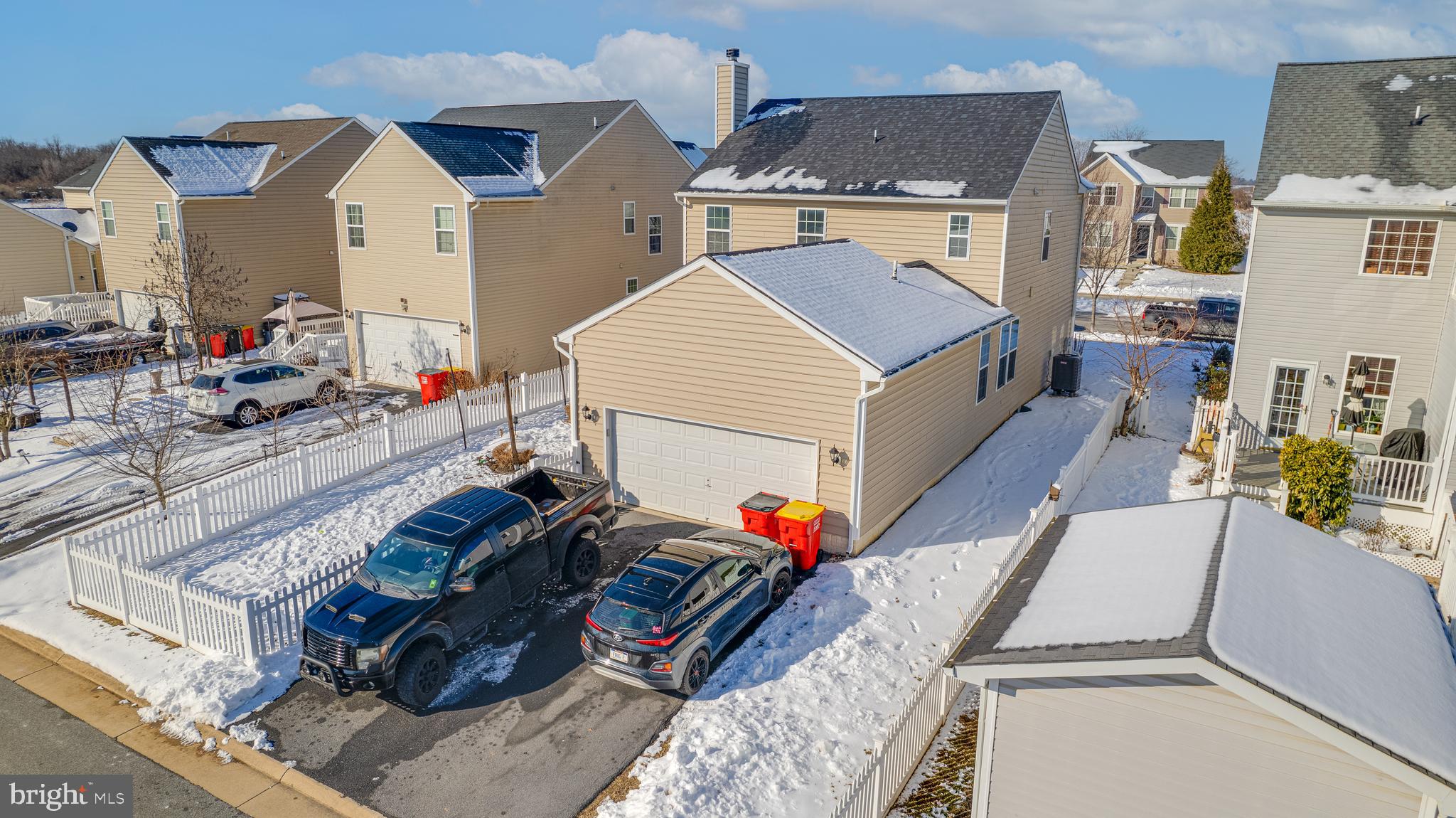 LAKELAND PLACE - Residential